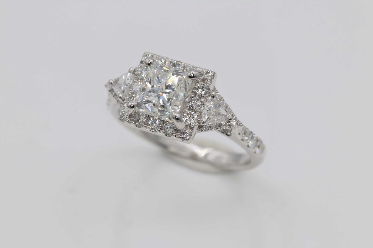 Ladies 18k white gold Diamond Princess Cut Engagement ring
