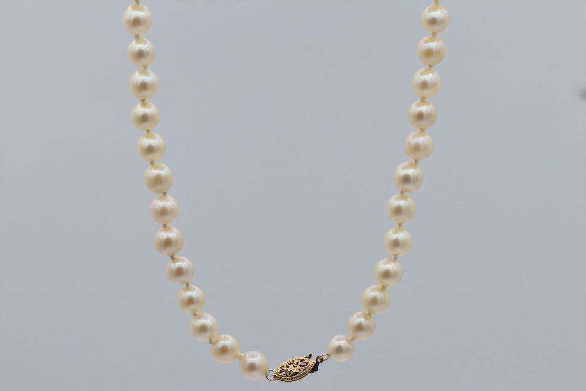 Ladies 14k yellow gold Akoya Pearl Necklace