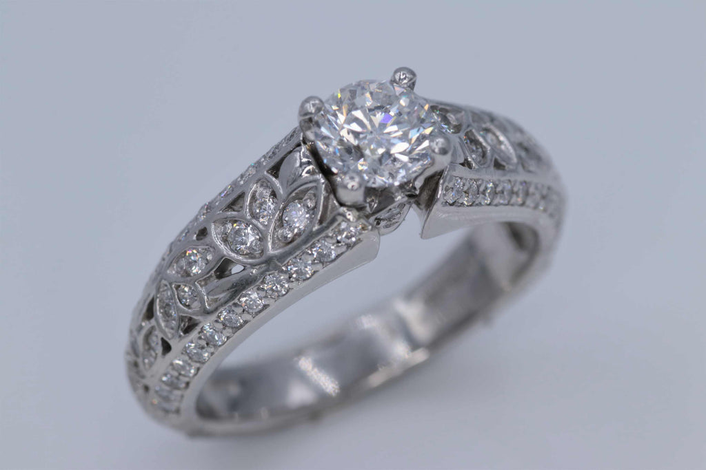Ladies Platinum Round Diamond engagement ring