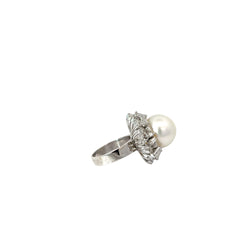 14k White Gold 1.50ct F VS2 Baguette/ 1.25ct F VS2 Round Diamond Ballerina Style with 14 mm South Sea Salt Mother Pearl Ring
