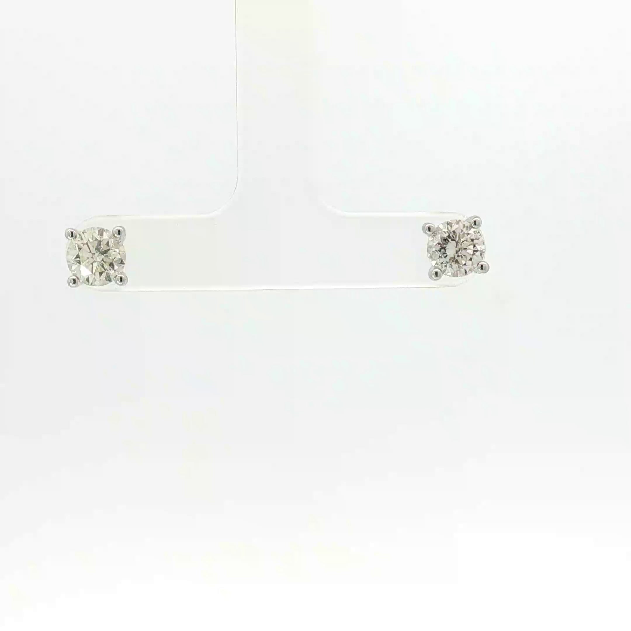 14k White Gold 2.00ct I I1 Round Diamond Stud Earrings