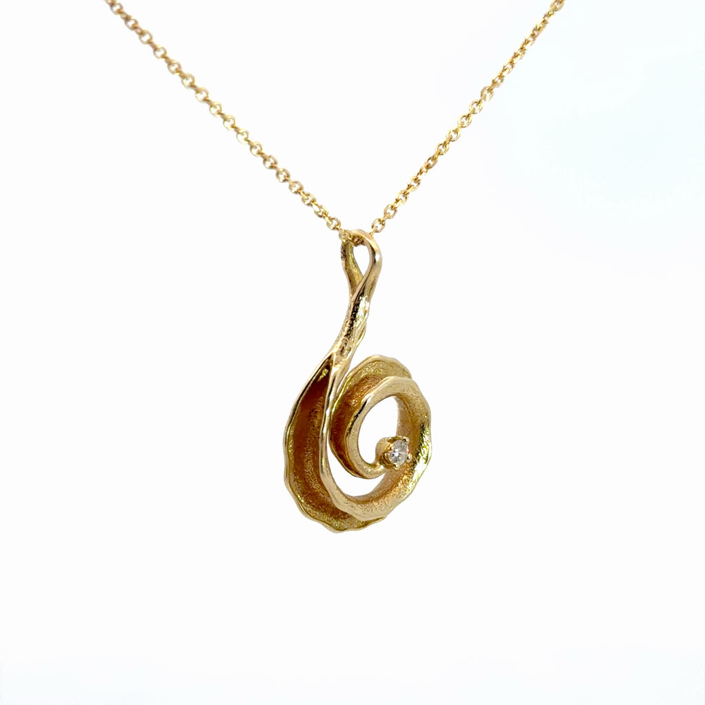 14k Yellow Gold .07ct G SI1 Round Diamond Swirl Pendant 4.6 gram