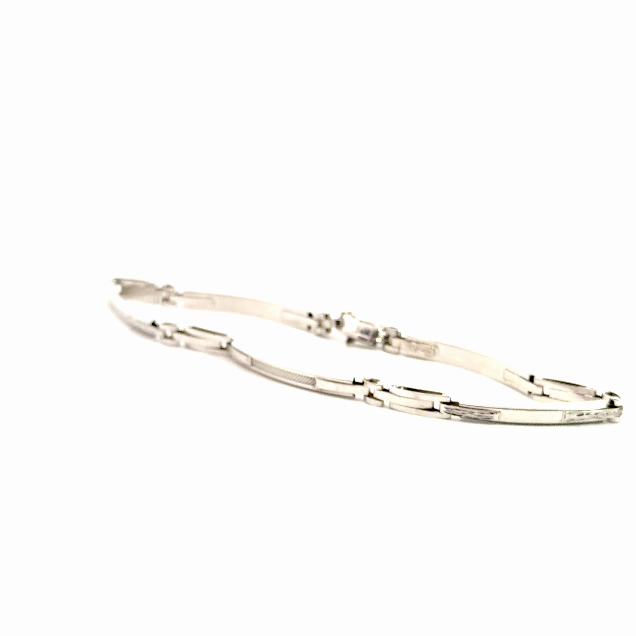 14k White Gold 4.6 gram Link with Diamond Cut Bracelet 8"inch