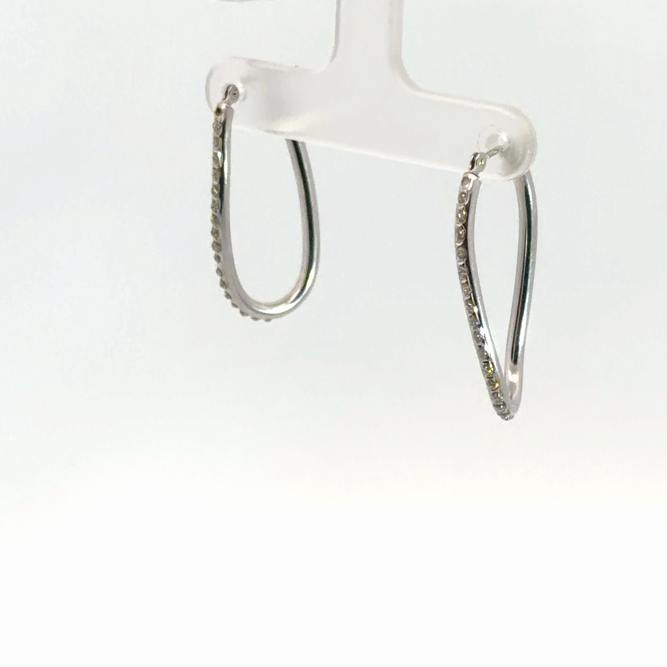 14k White Gold Oval Shape  Hoop Earrings 1.1 gram