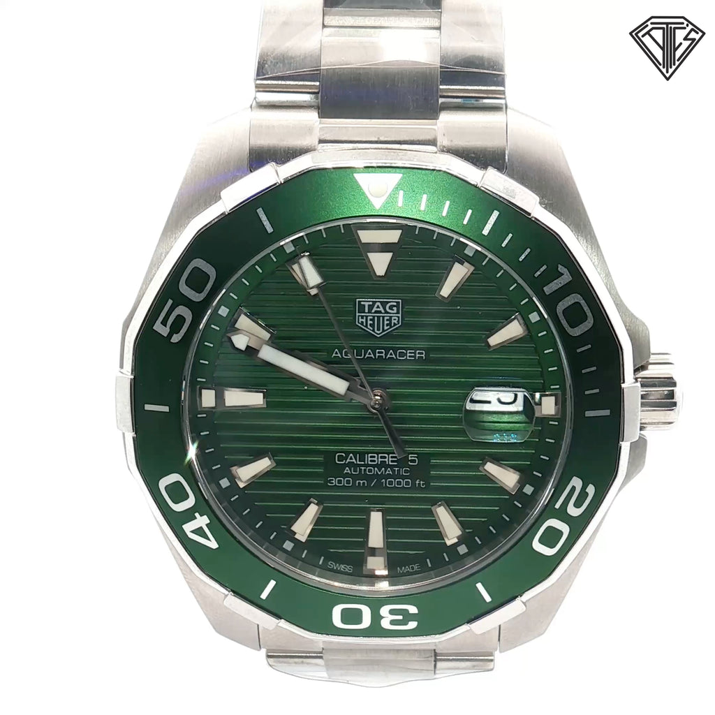 Pre-owned Tag Heuer Aqua Racer 300M/ 43mm/ Green Dial / Date Display/ Automatic Calibre 5 Hulk