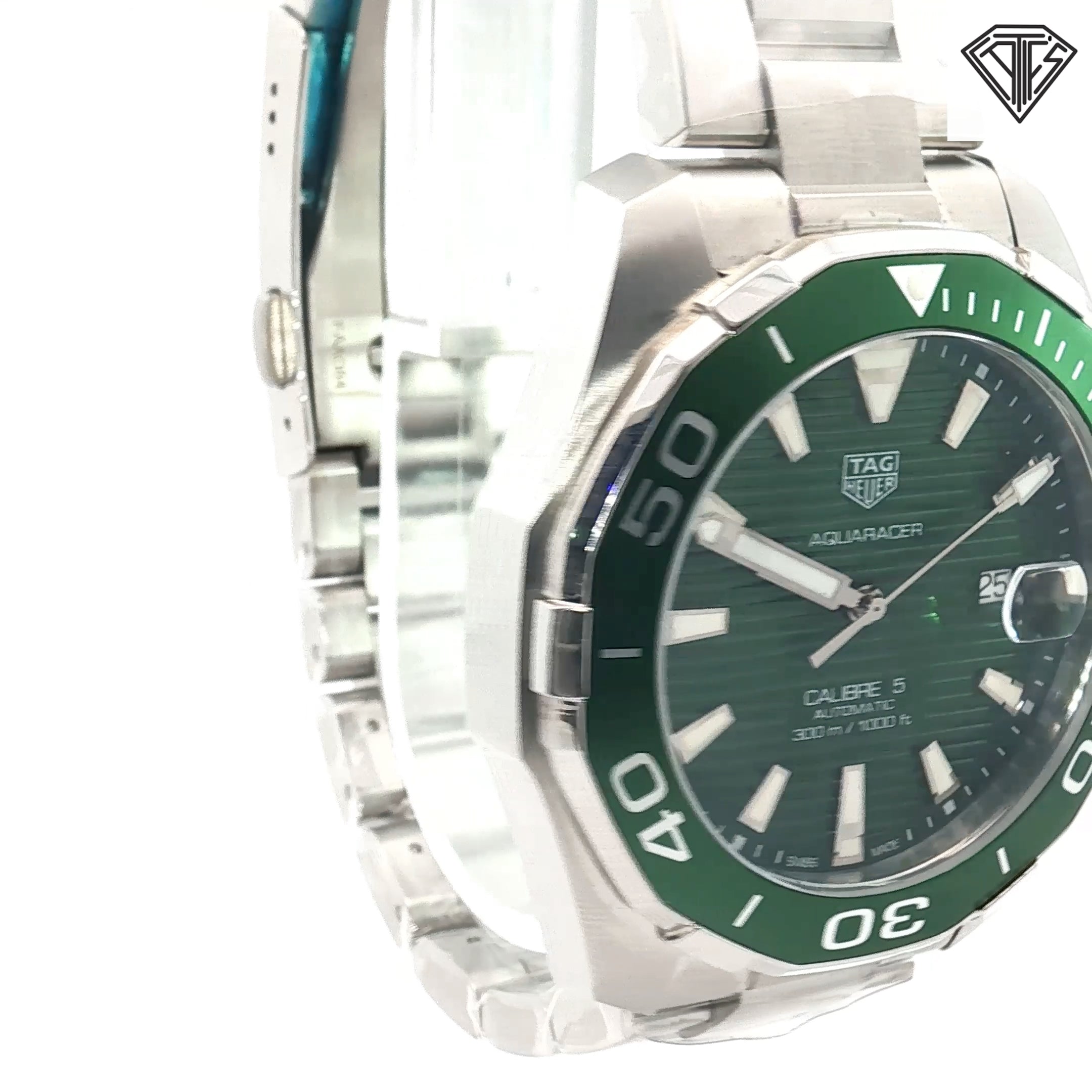 Pre-owned Tag Heuer Aqua Racer 300M/ 43mm/ Green Dial / Date Display/ Automatic Calibre 5 Hulk