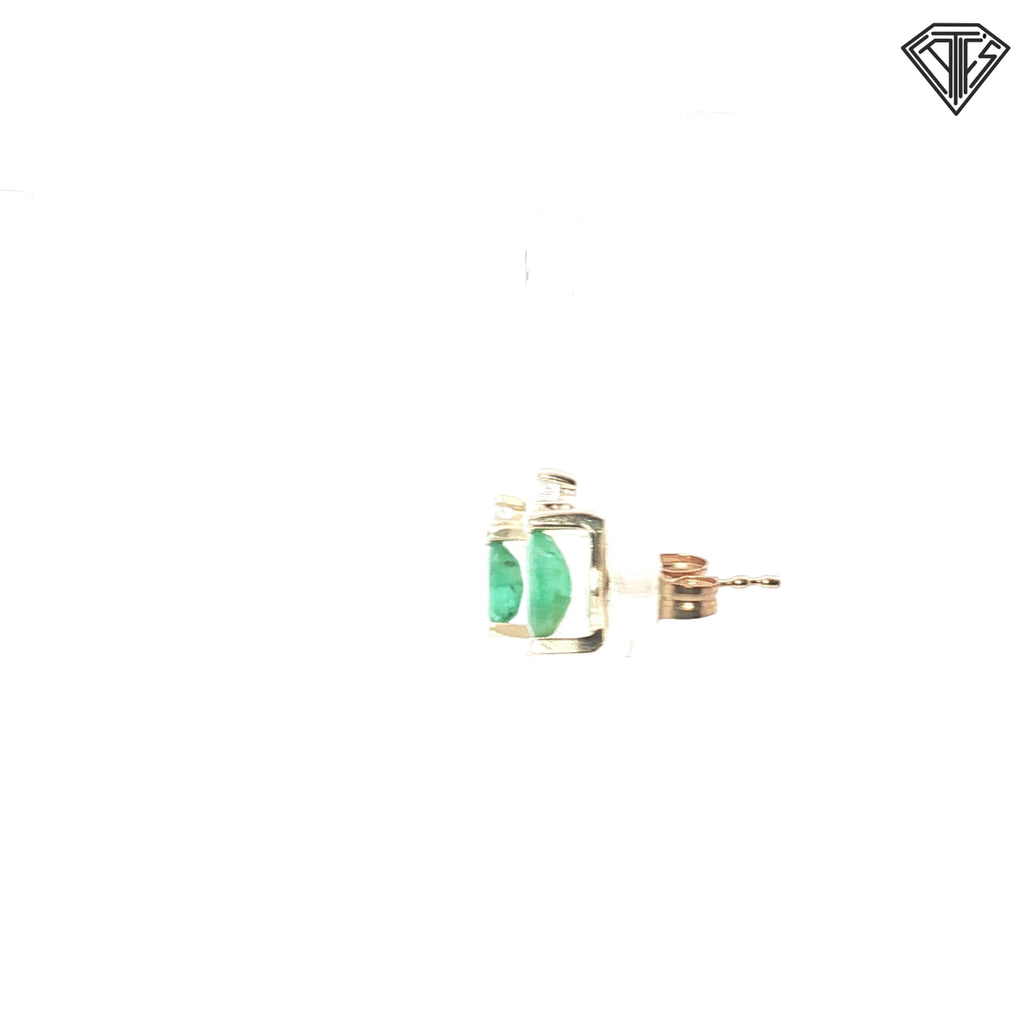 14k Yellow Gold Oval Shape Emerald / .02ct G SI1 Round Diamond Stud Earrings