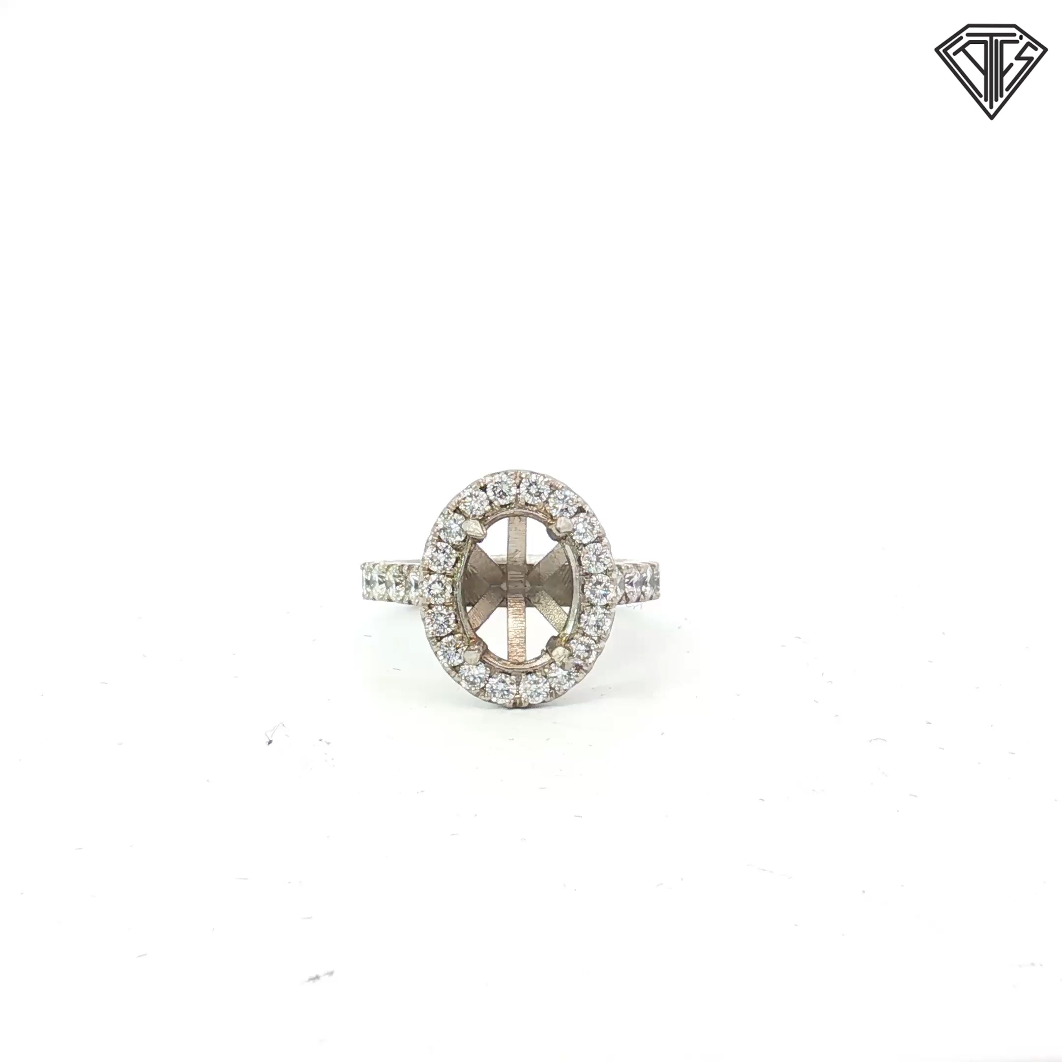 Platinum 1.25ct E VS1 Round Diamond Mounting For Oval Shape Diamond Ring