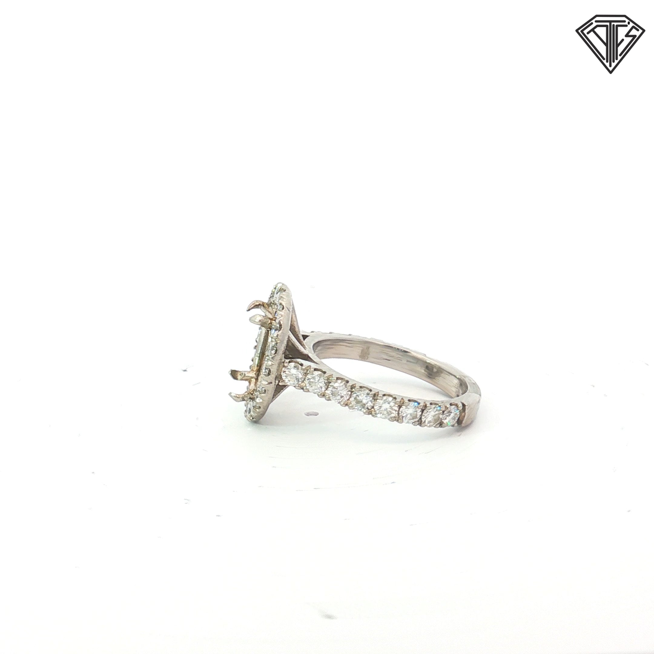 Platinum 1.25ct E VS1 Round Diamond Mounting For Oval Shape Diamond Ring