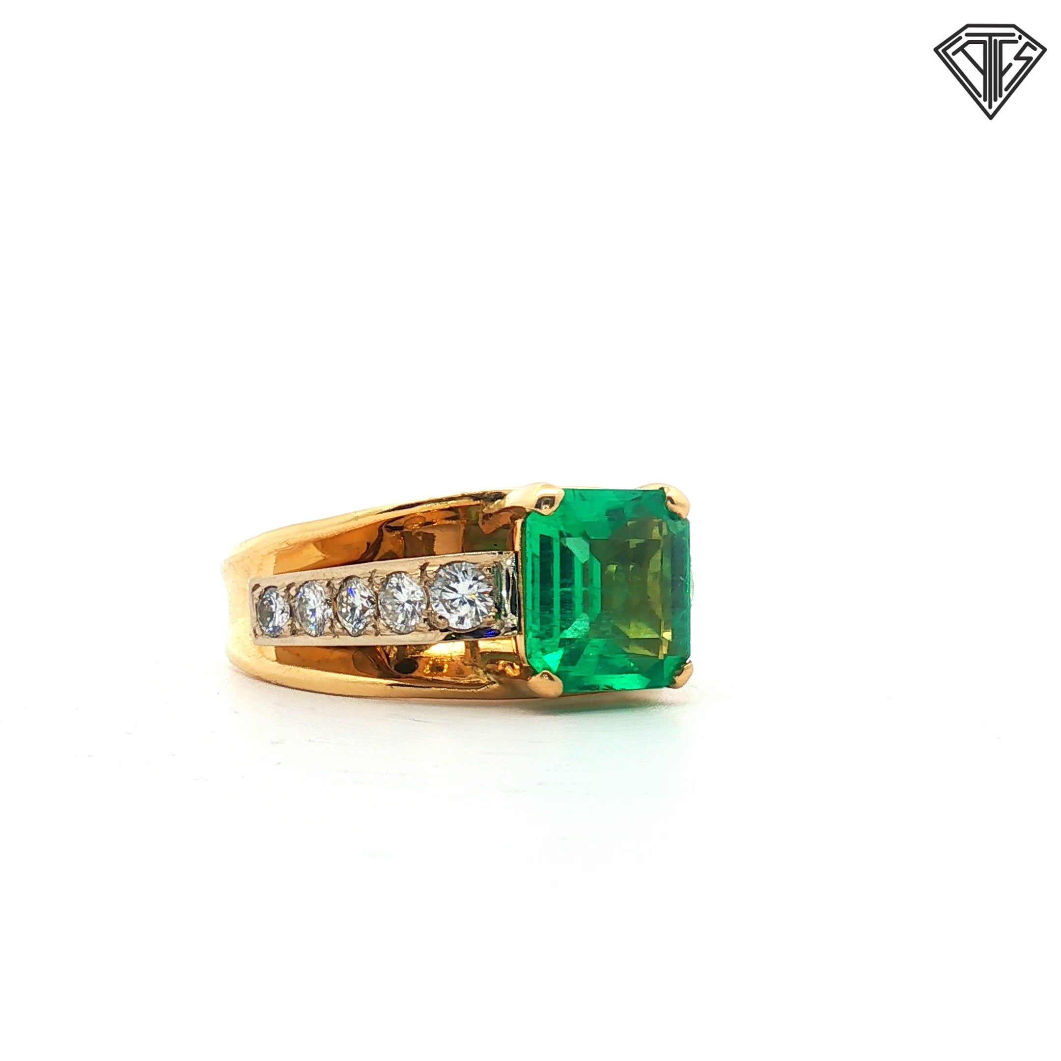 18k Yellow Gold 2.29ct Octagonal Green Natural Beryl Emerald Ethiopia F 2 / 1.10ct F VS2 Round Diamond Contemporary Squared Shark Inside Round Size 5 Certified By GIA # 2235712670