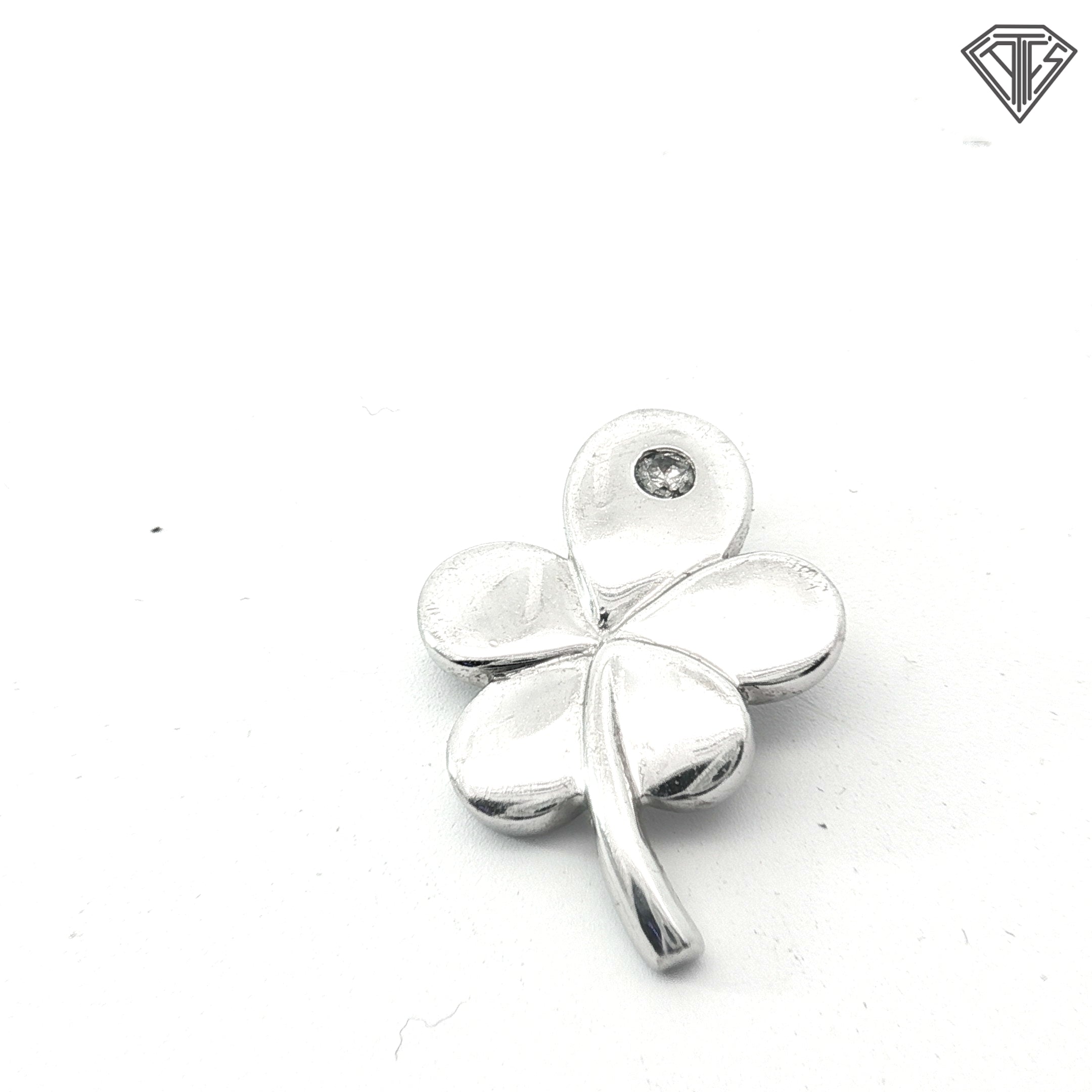 10k White Gold Clover Leaf with One Round Diamond Charm