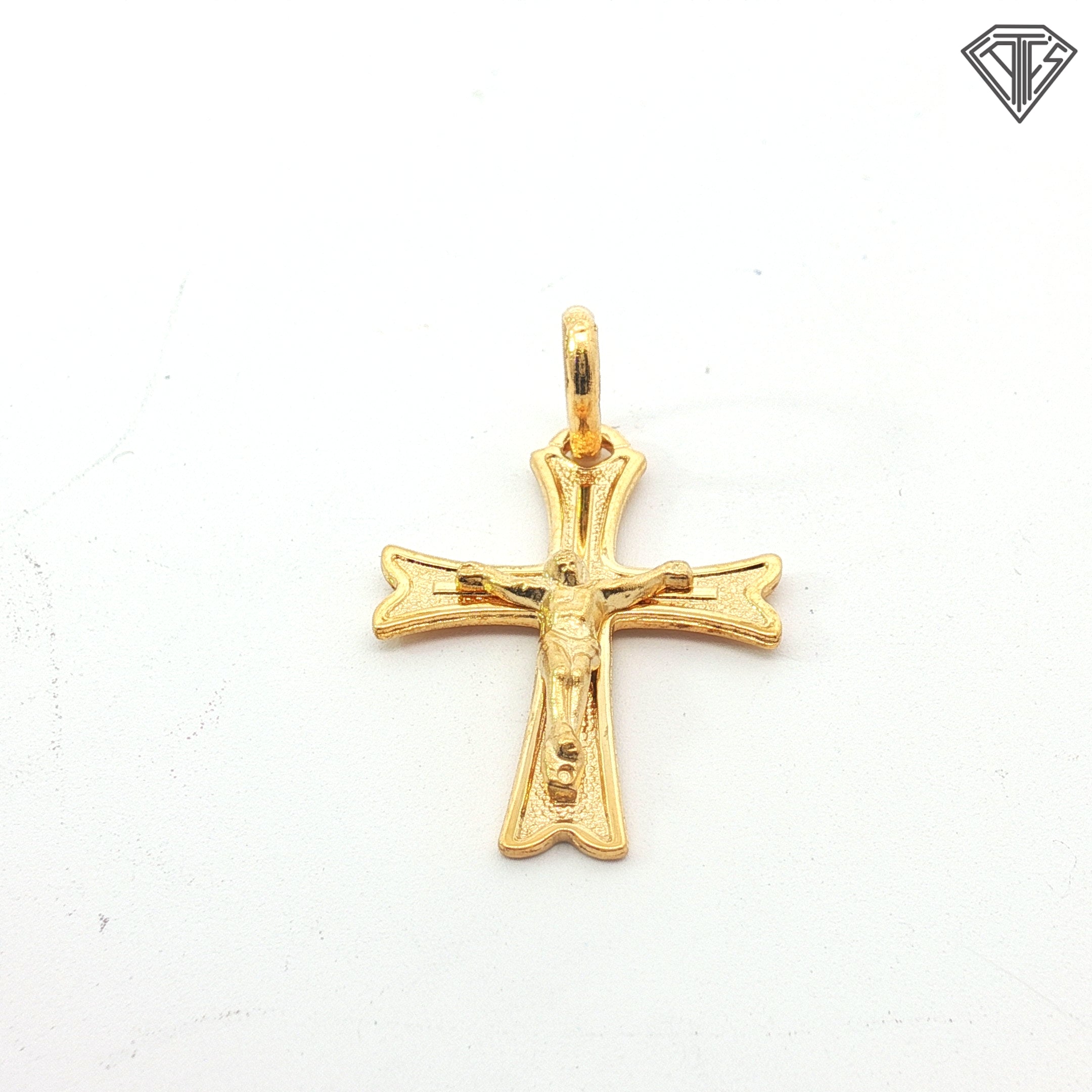 18k Yellow Gold Crucifix Cross Pendant  1.7 gram