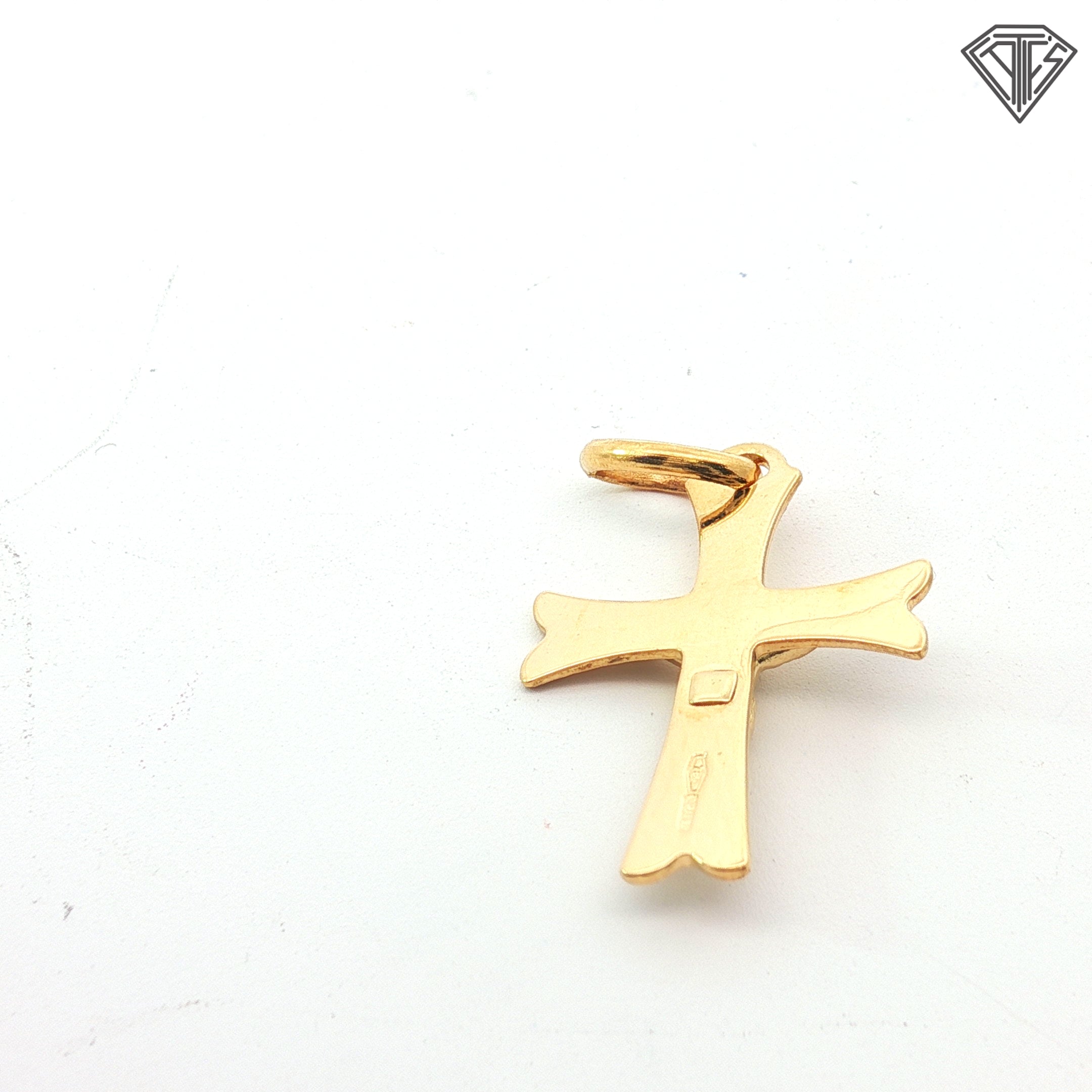 18k Yellow Gold Crucifix Cross Pendant  1.7 gram