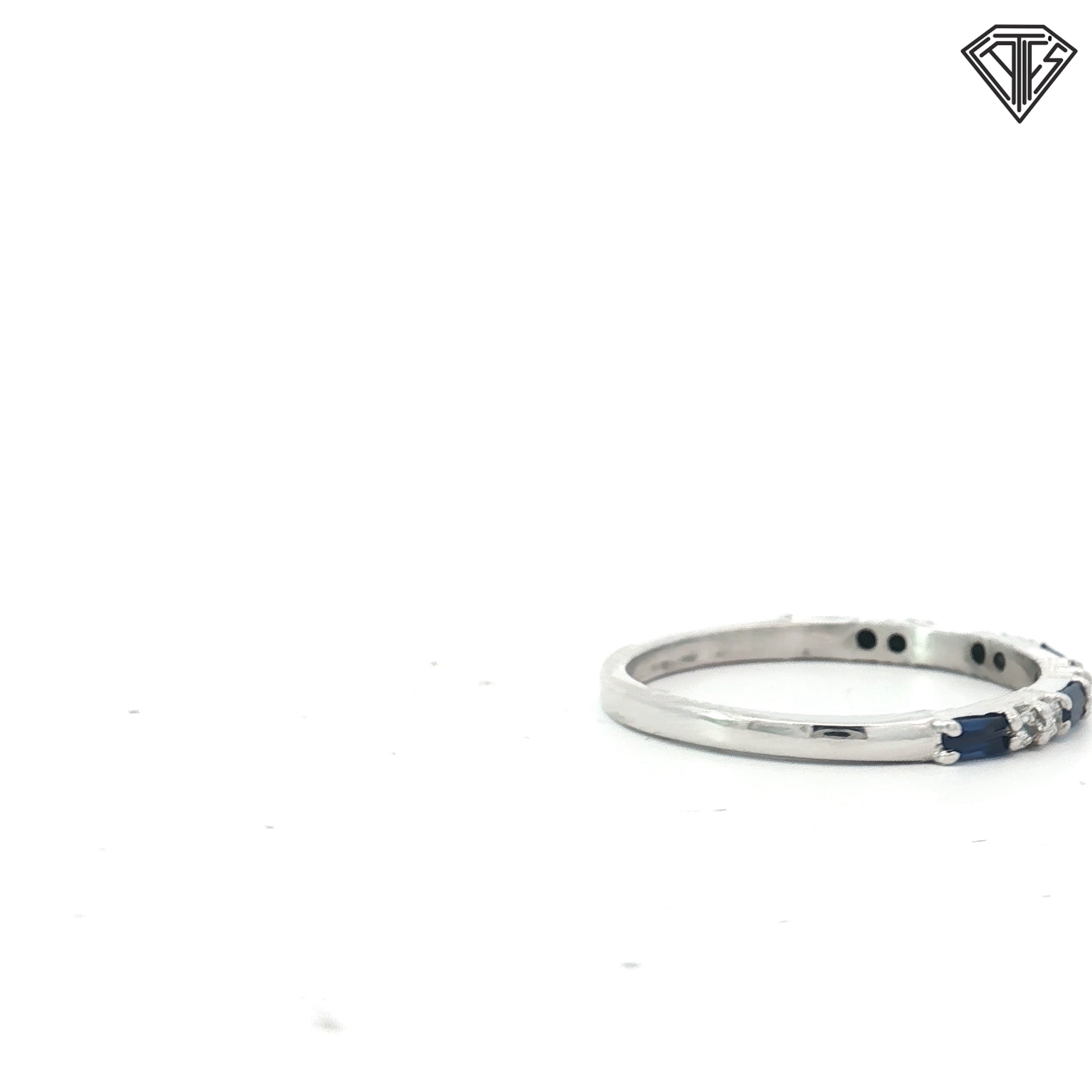 14k White Gold .30ct Baguette Ceylon Sapphire /.10ct G VS2 Round Diamond Band
