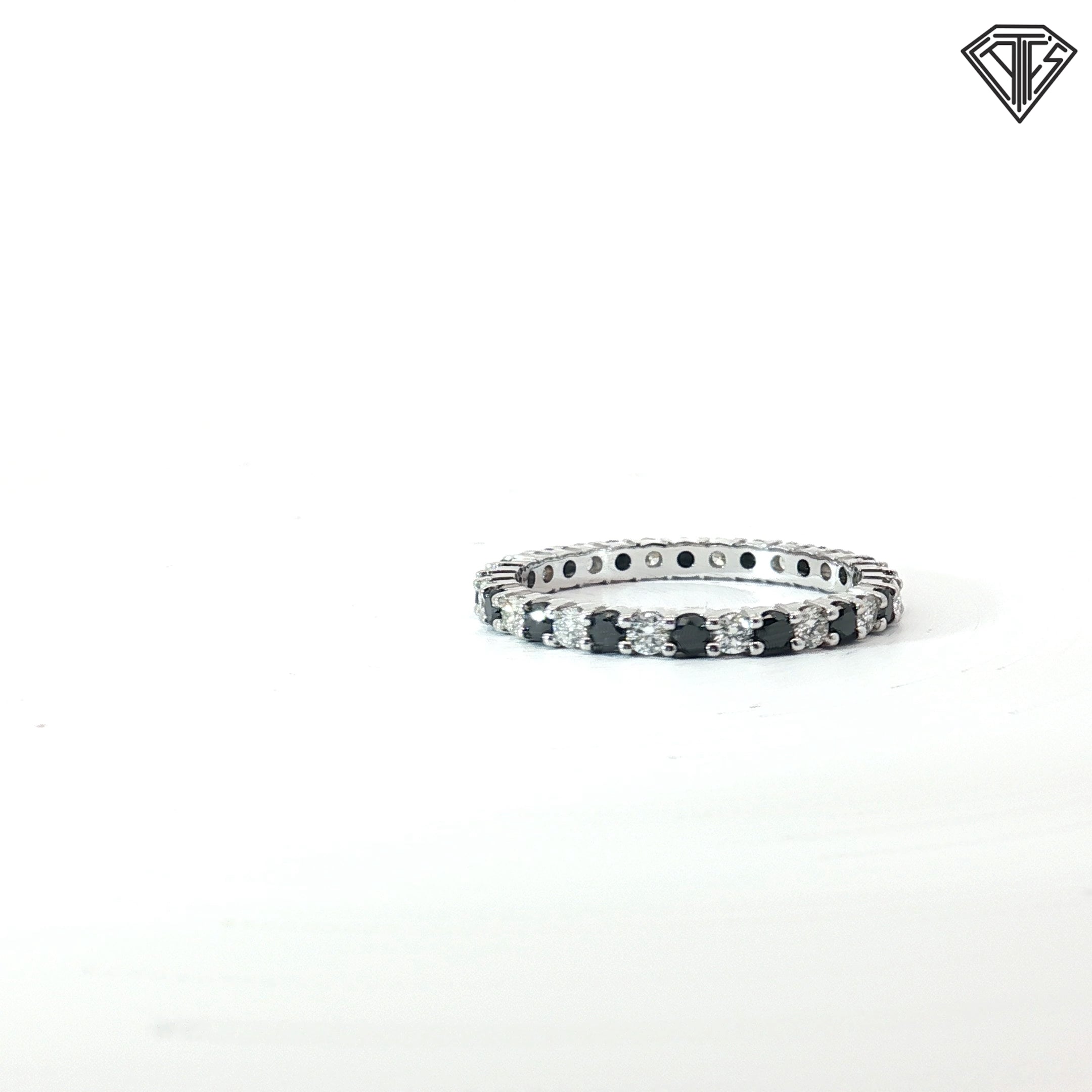 14k White Gold .35ct G VS1 Round Diamond /.35ct Round Black Diamond Eternity Band Size 8.5