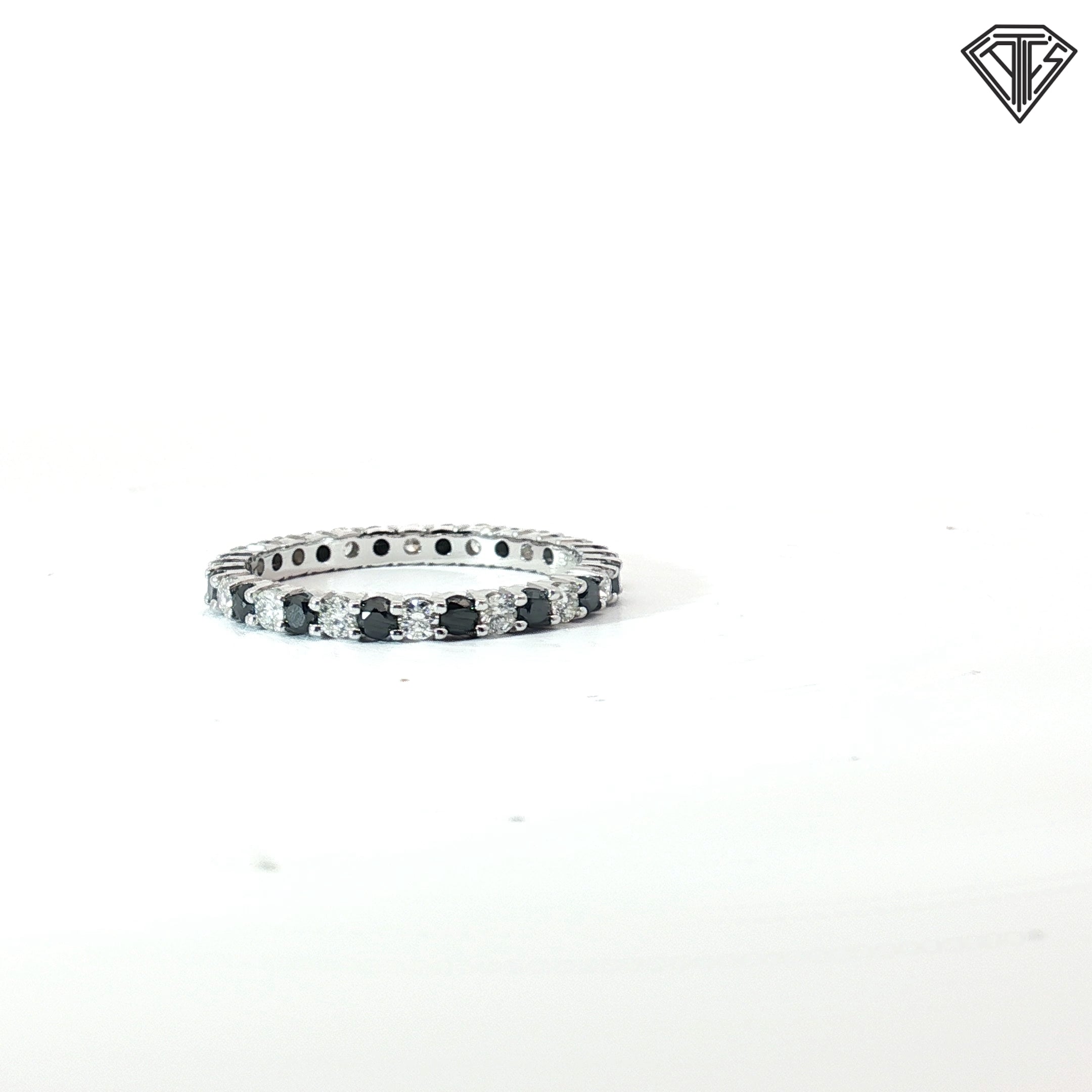 14k White Gold .25ct G SI1 Round Diamond /.25ct Round Blue Sapphire Eternity Ring Size 9