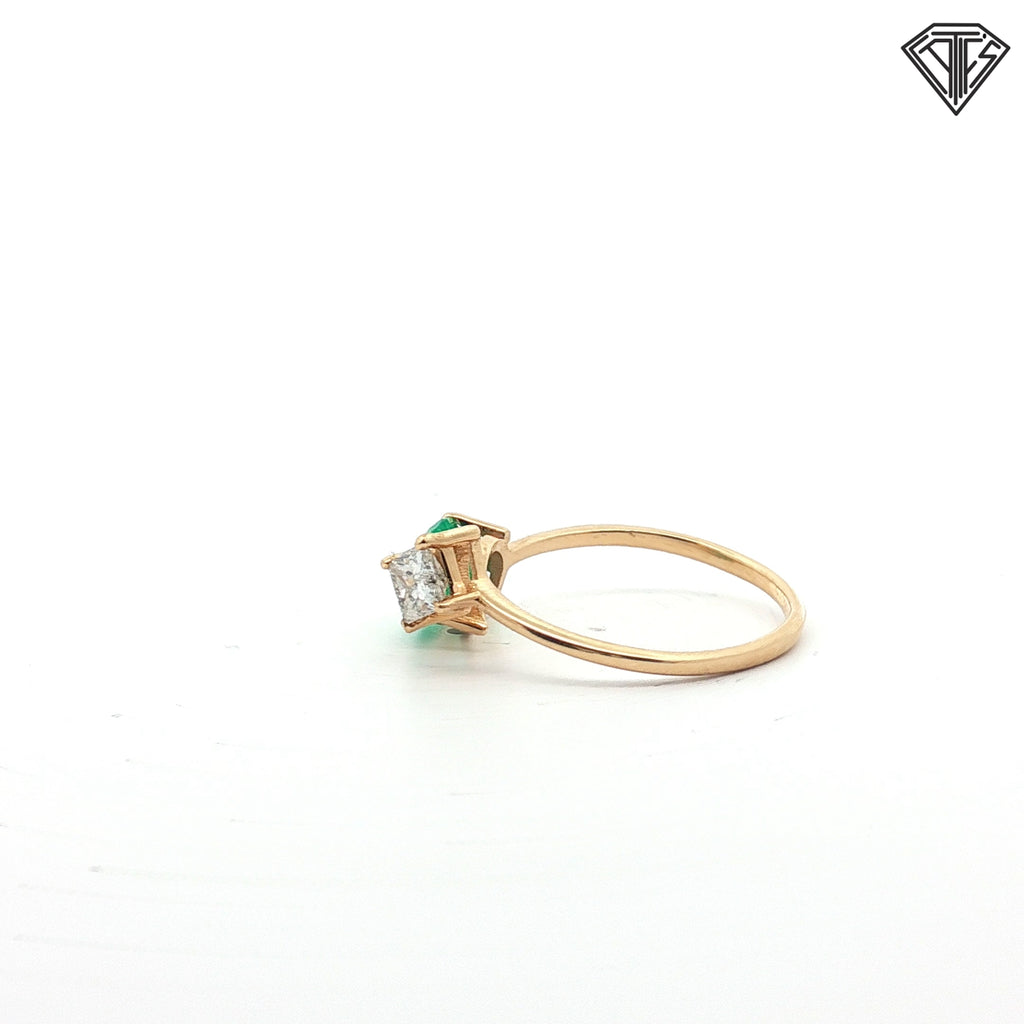 14k Yellow Gold 1.00ct Pear Shape Emerald / .50ct H SI1 Princess Cut Diamond Toi et Moi Ring  Size 7.5