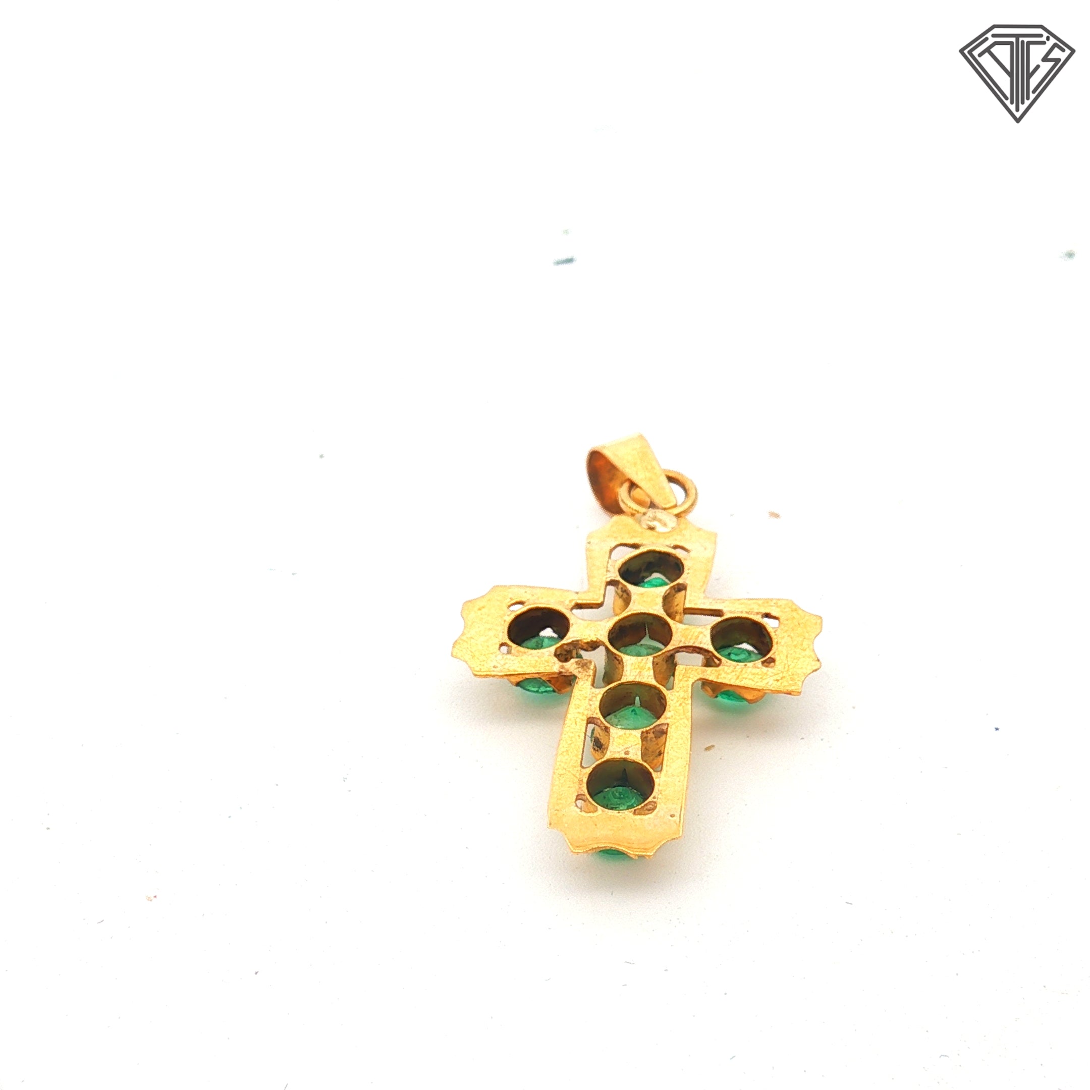 18k Yellow Gold Vintage .58ct Round Emerald Cross Pendant