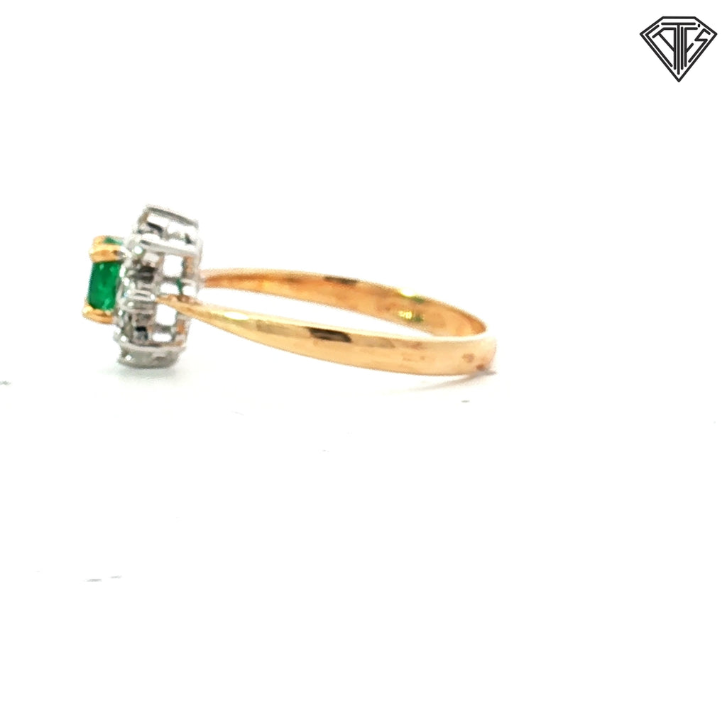 14k Two Tone .50ct Oval-Cut Emerald/ .10ct G SI1 Round Diamond with Starburst Halo Ring Size 6.5