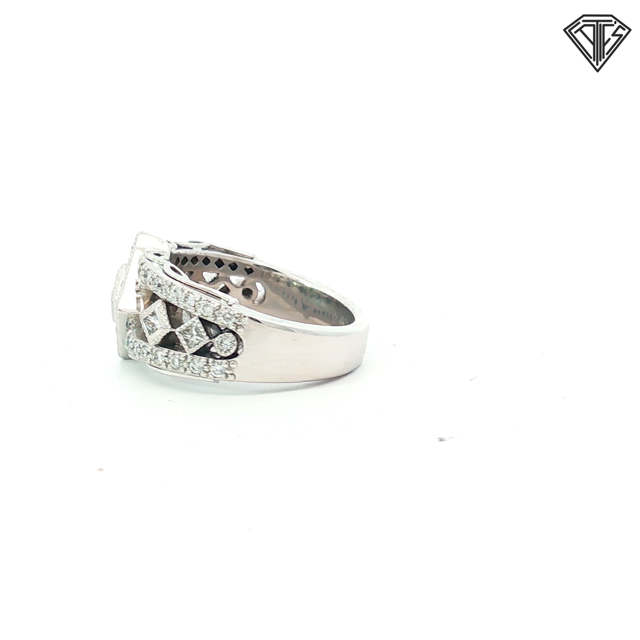 18k White Gold 1.00ct E VS2 Round and Princess Cut Diamond Halo Square Cluster with Pave Split Shark Right Hand Ring Size 6.5