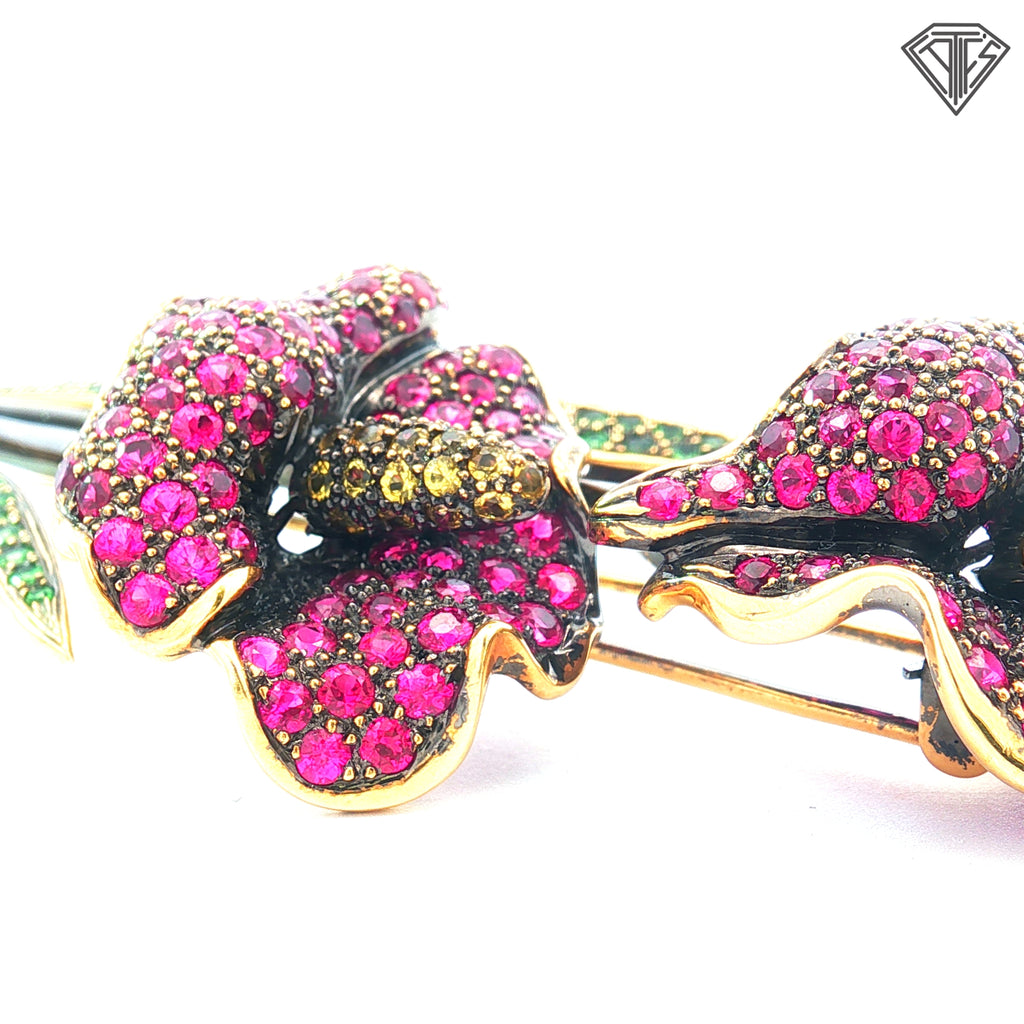 18k Yellow Gold 6-8ct in Round Gems /Tsavorite, Yellow Sapphires and Rubies Cala Lily Pin/ Brooch
