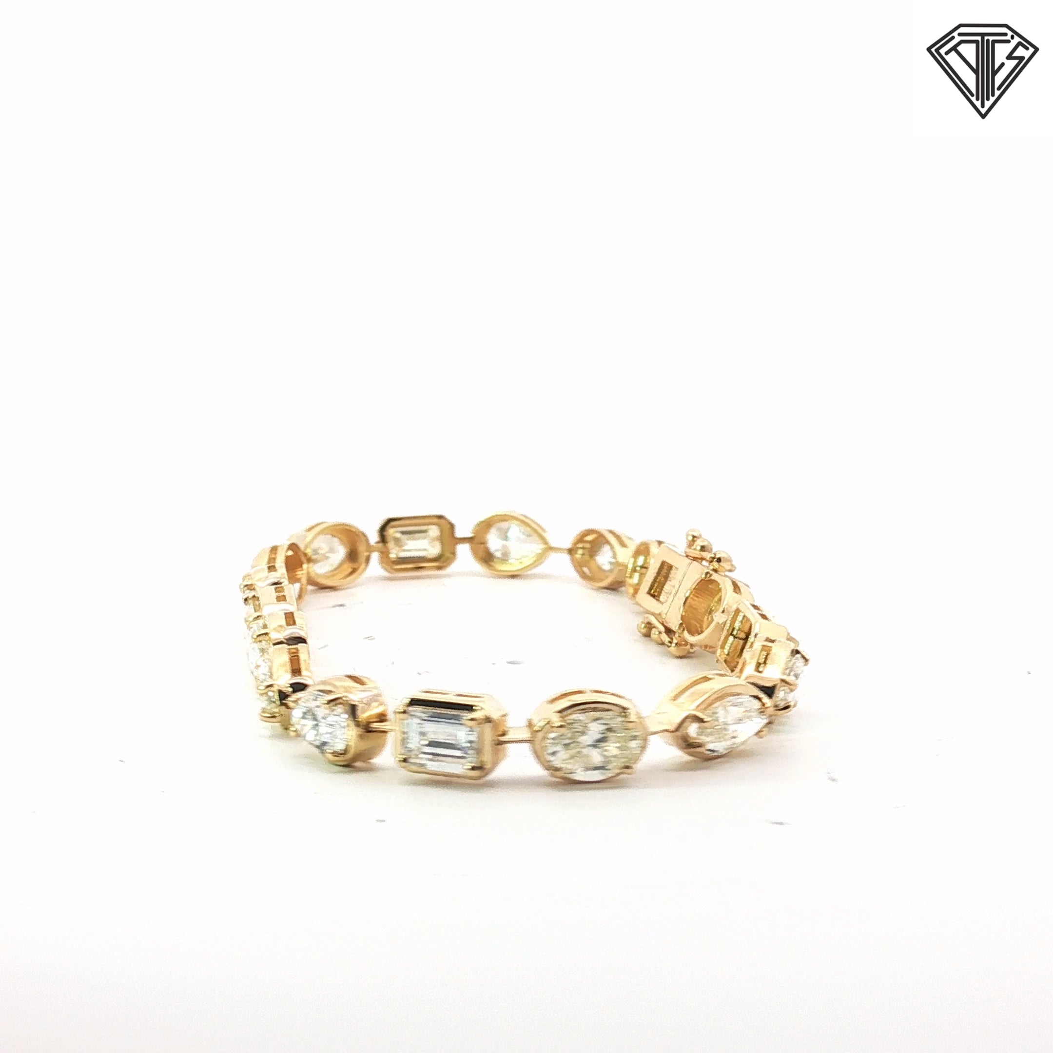 14k Yellow Gold 9.95ct H/ I/ J VS2 Oval, Marquise and Emerald Cut Diamond Total of (18) Stones Bracelet  7"inch Certified By GIA #2171641727 / GIA# 6177641720
