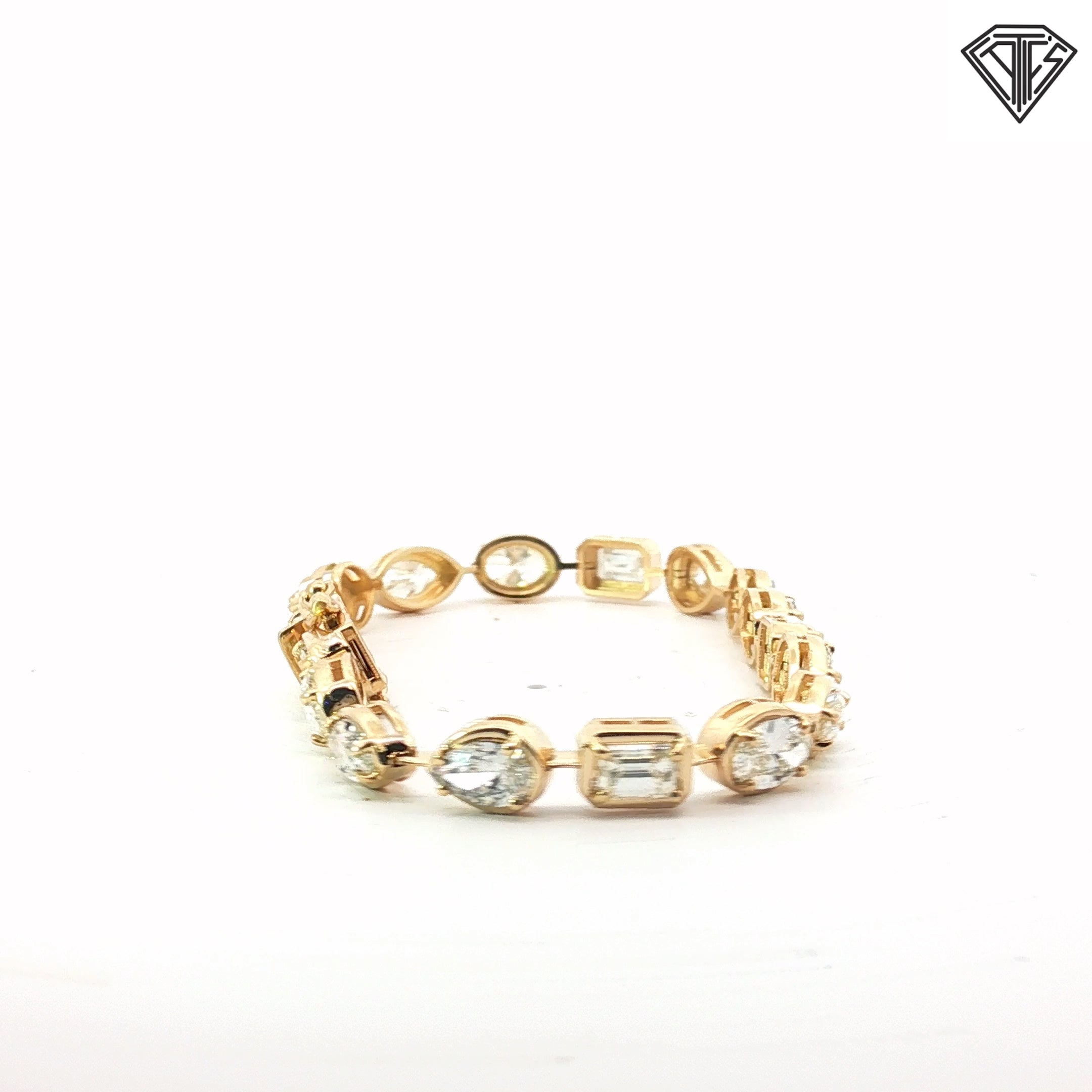 14k Yellow Gold 9.95ct H/ I/ J VS2 Oval, Marquise and Emerald Cut Diamond Total of (18) Stones Bracelet  7"inch Certified By GIA #2171641727 / GIA# 6177641720