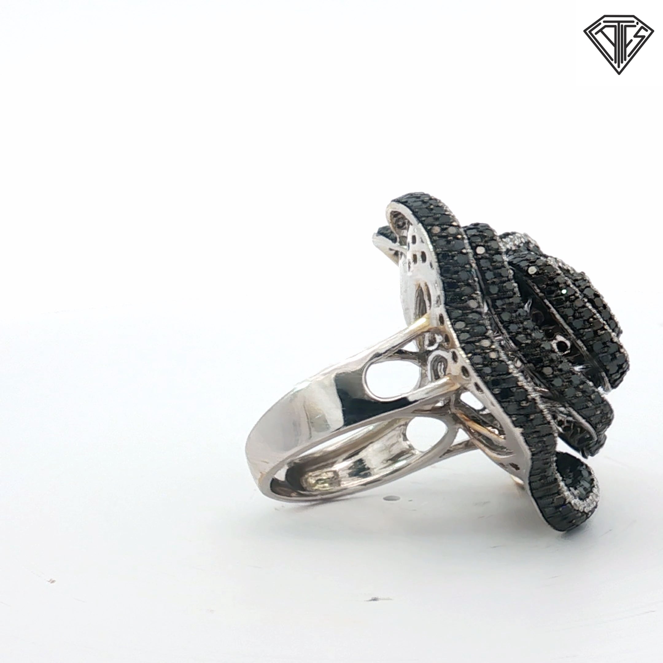 18k White Gold 1.50ct G VS2 Round Diamond /2.75ct Black Diamond Rose Ring Size 5