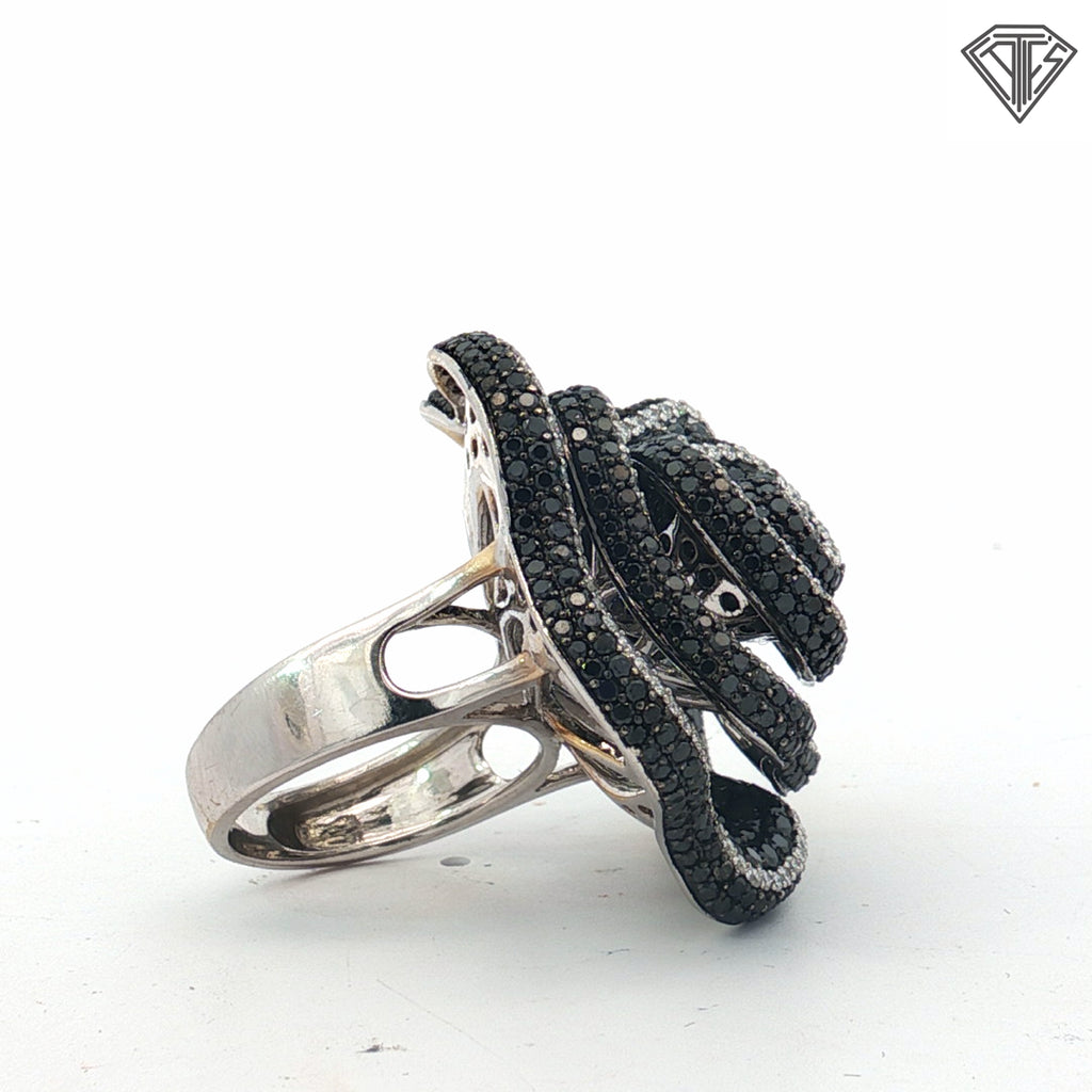 18k White Gold 1.50ct G VS2 Round Diamond /2.75ct Black Diamond Rose Ring Size 5