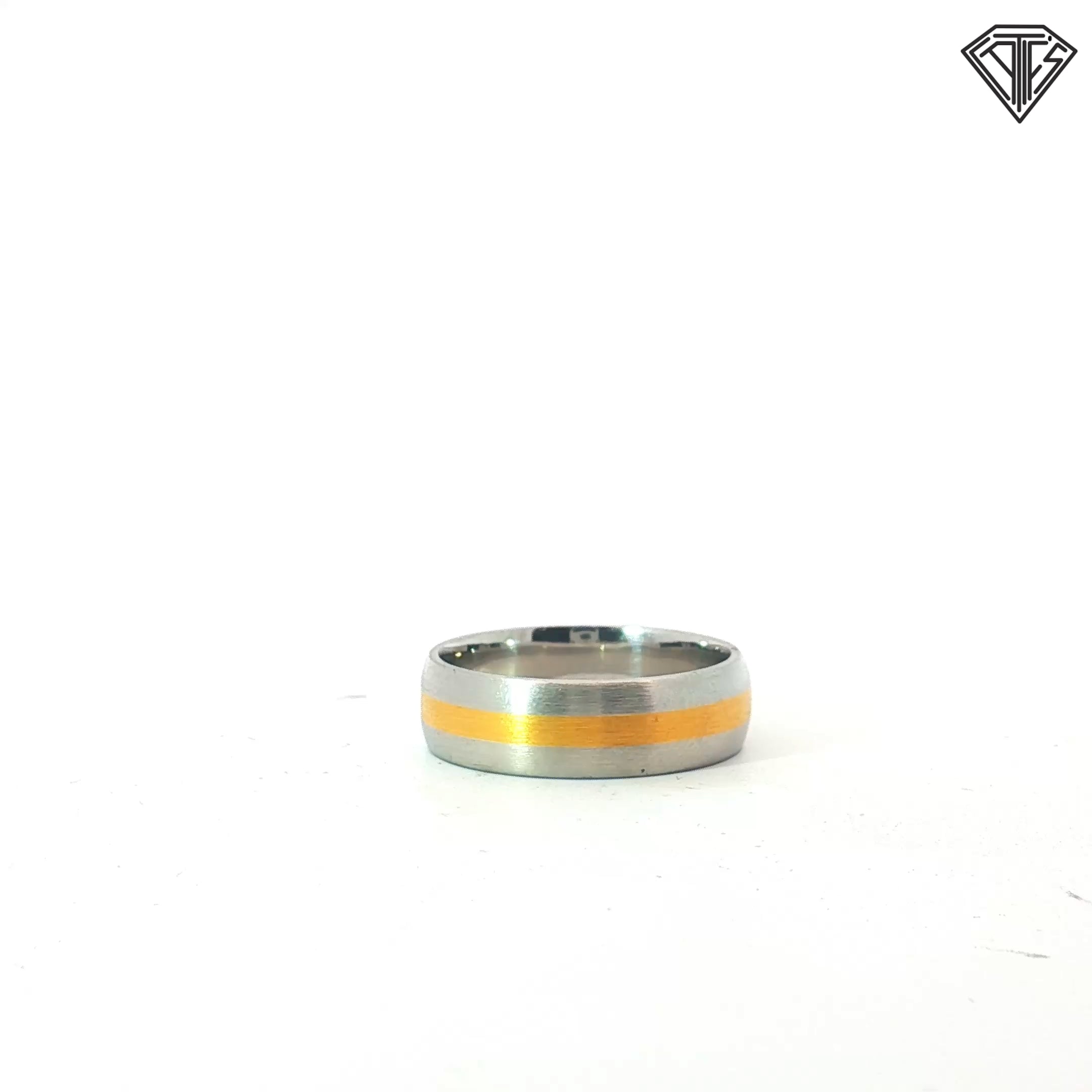 Platinum / 24k Comfort Fit Wedding Ring 6mm 9.2 gram Size 7