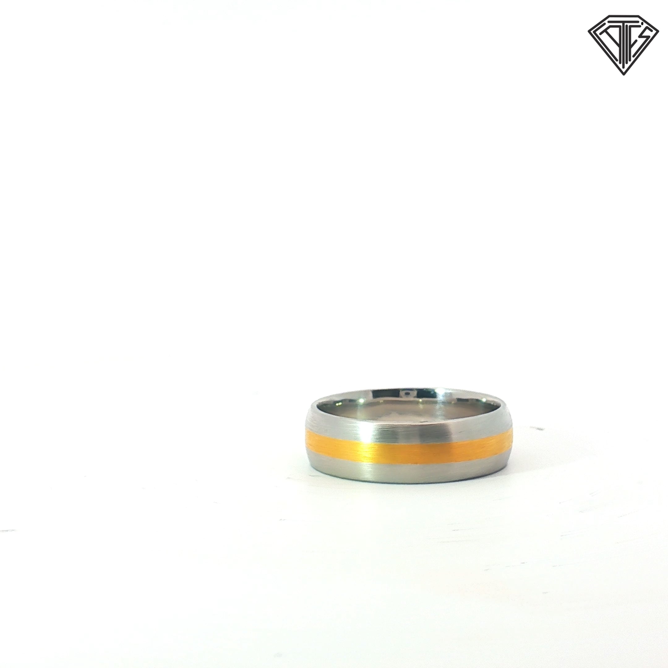 Platinum / 24k Comfort Fit Wedding Ring 6mm 9.2 gram Size 7