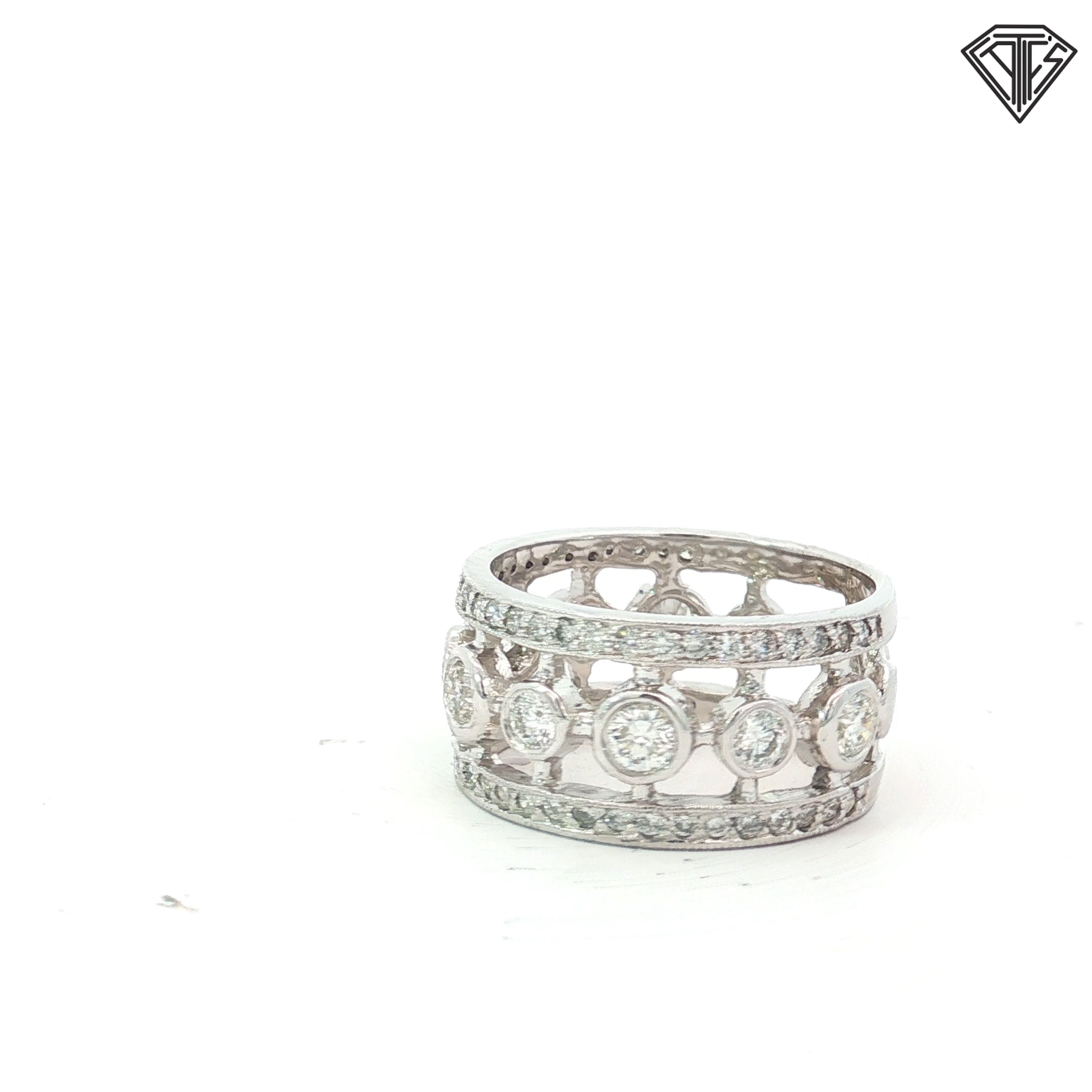 14k White Gold 1.50ct G SI1 Round Diamond (3) Row Bezel Set Center Diamond Ring Size 8.5
