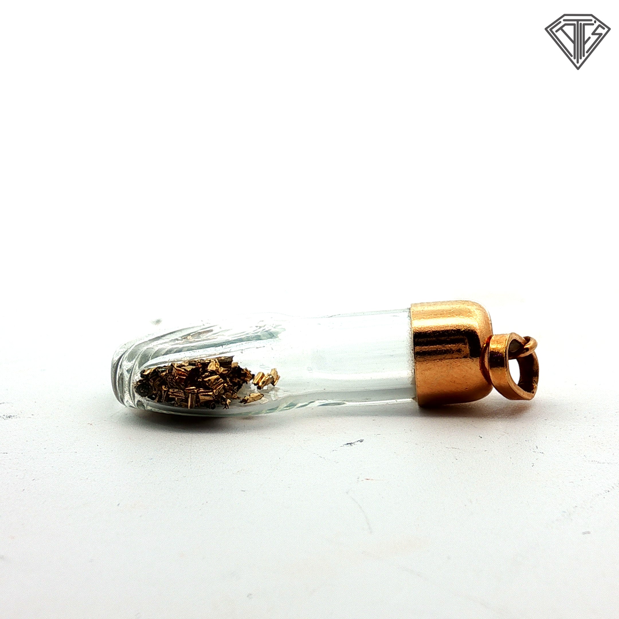 14k Yellow Gold Flake Charm Pendant 1"inch