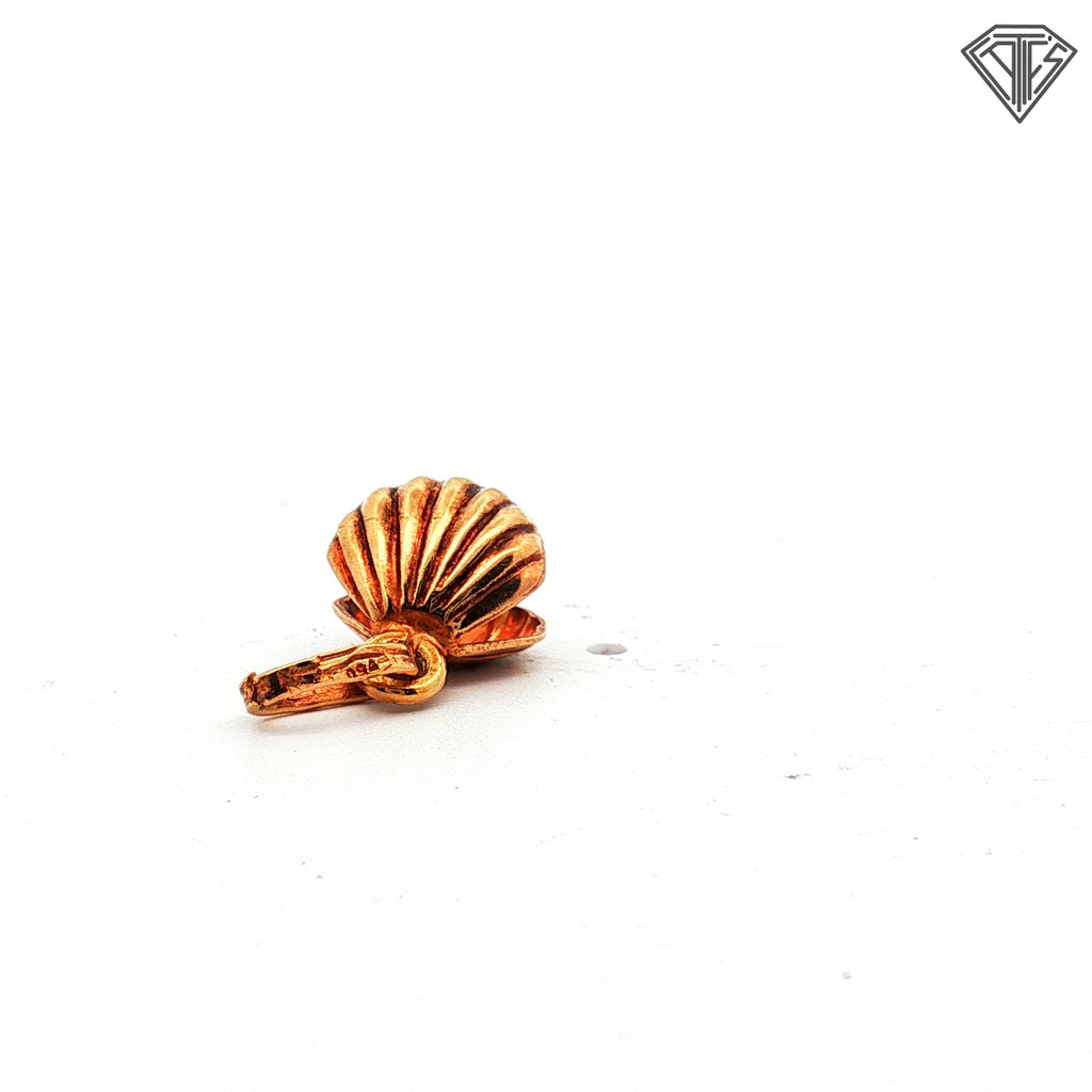 18k Yellow Gold Fresh Water Pearl Clam Shell Pendant 1.8 gram