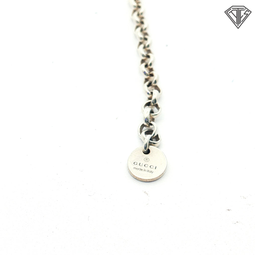 Pre-Loved Gucci Sterling Silver Interlocking GG Logo necklace