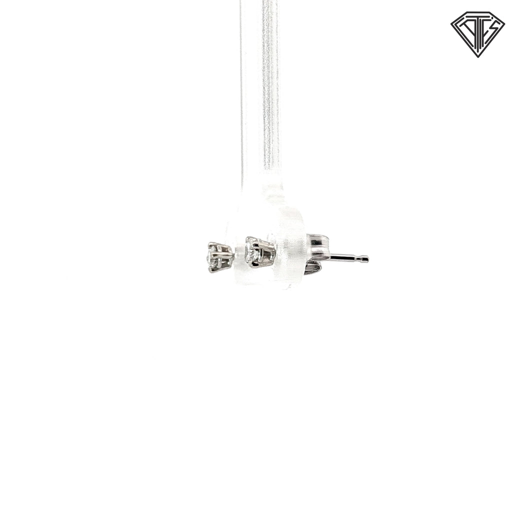 14k White Gold .10ct G SI1 Round Diamond Stud Earrings