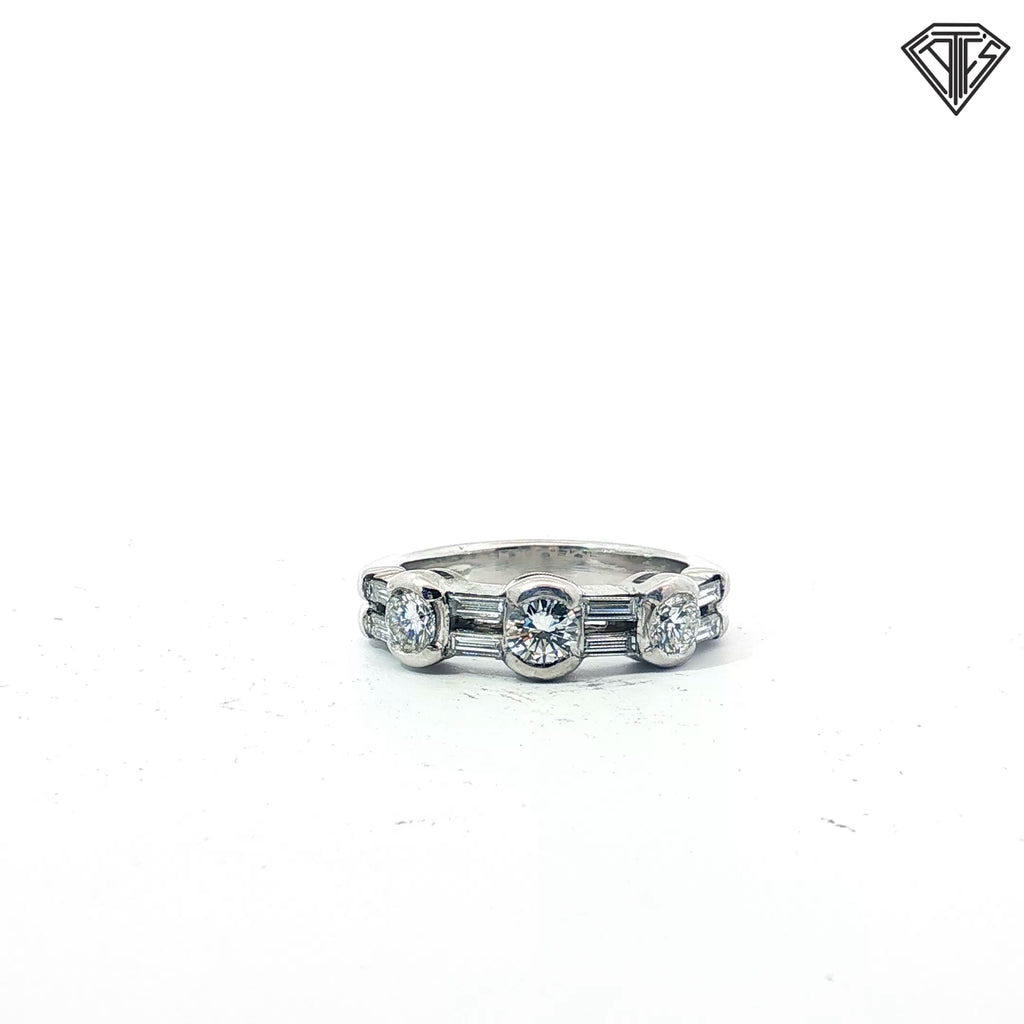 18k White Gold 1.10ct E VS1 Baguette and Round Diamond Approx. Ring Size 7 Italian Export Design By Vicenza Italy