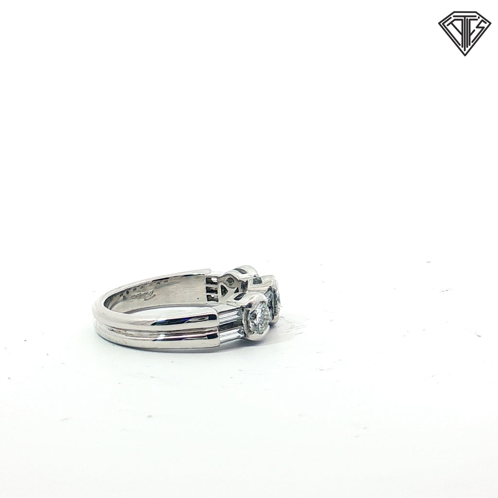 18k White Gold 1.10ct E VS1 Baguette and Round Diamond Approx. Ring Size 7 Italian Export Design By Vicenza Italy