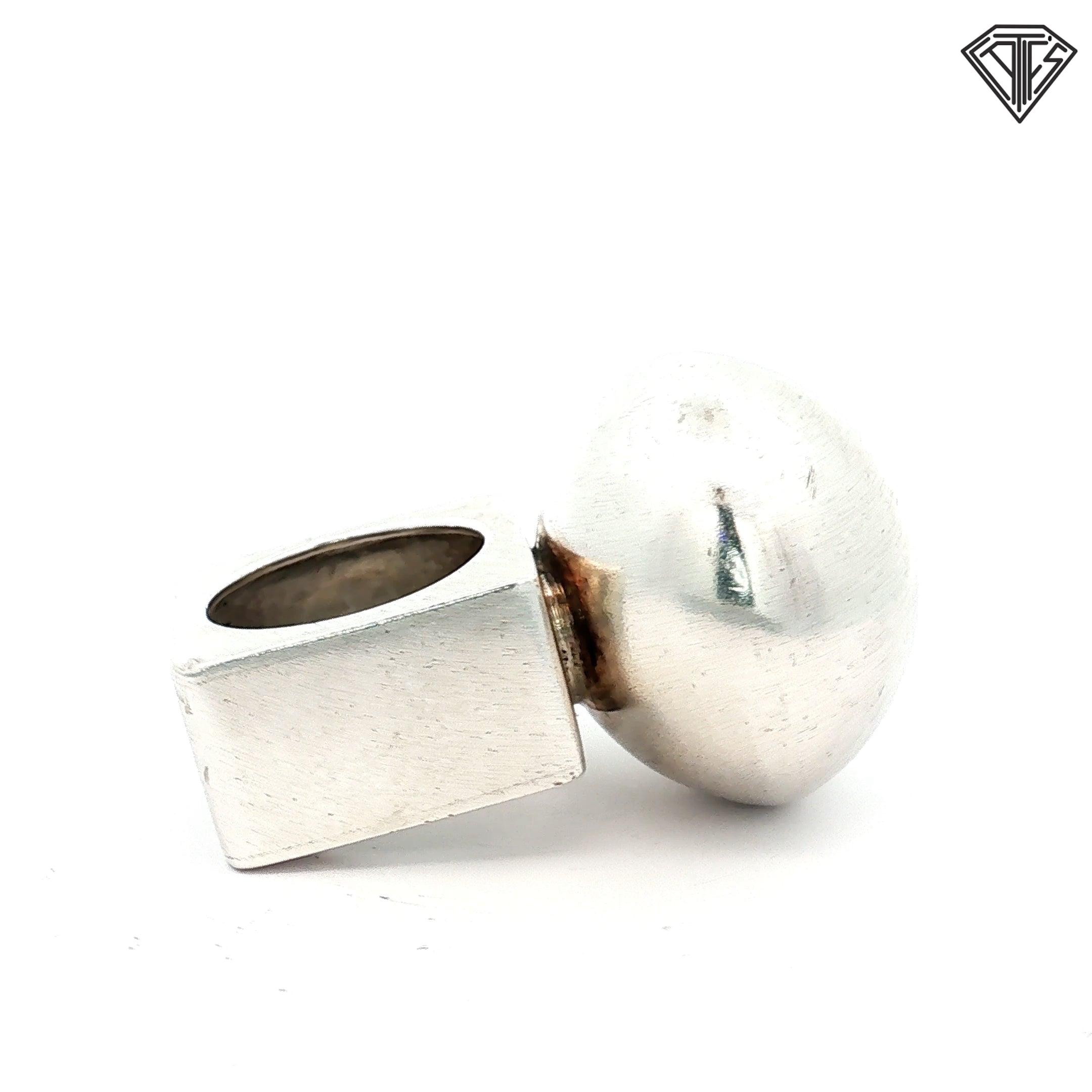 Pre-Loved Kalibre Vintage Silver Globe Ring Size 7  Designed By Harlene Korey