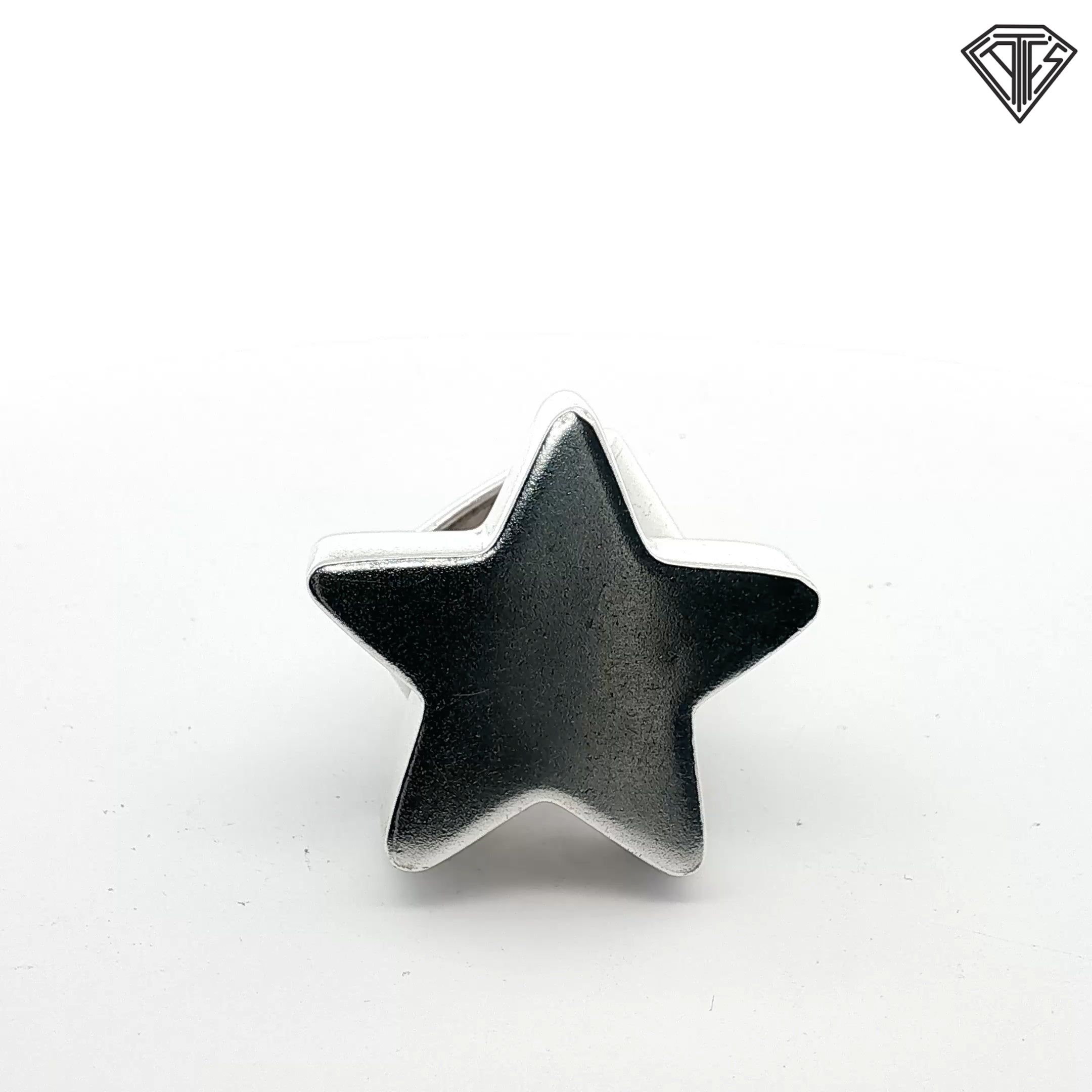 Pre-Loved Kalibre Harlene Korey Sterling Silver Star Ring  21.8 gram Size 6