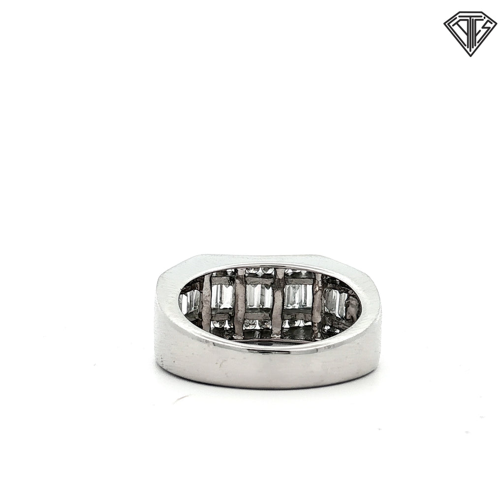 14k White Gold 1.00ct F VS2 Baguette/ Round Diamond Total Weight Men Ring 7.6 gram Size 6.5