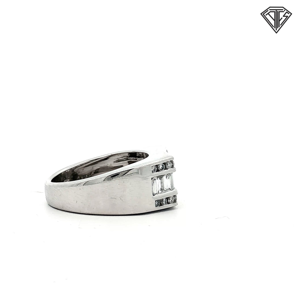 14k White Gold 1.00ct F VS2 Baguette/ Round Diamond Total Weight Men Ring 7.6 gram Size 6.5