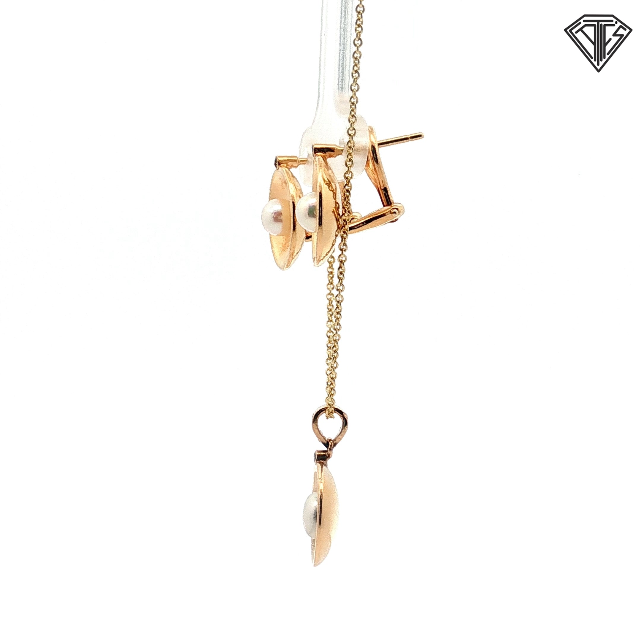 14k Yellow Gold Fresh Water White Pearl in a Shell Clip Back Earrings and Necklace Set 20"inch 2.2 gram