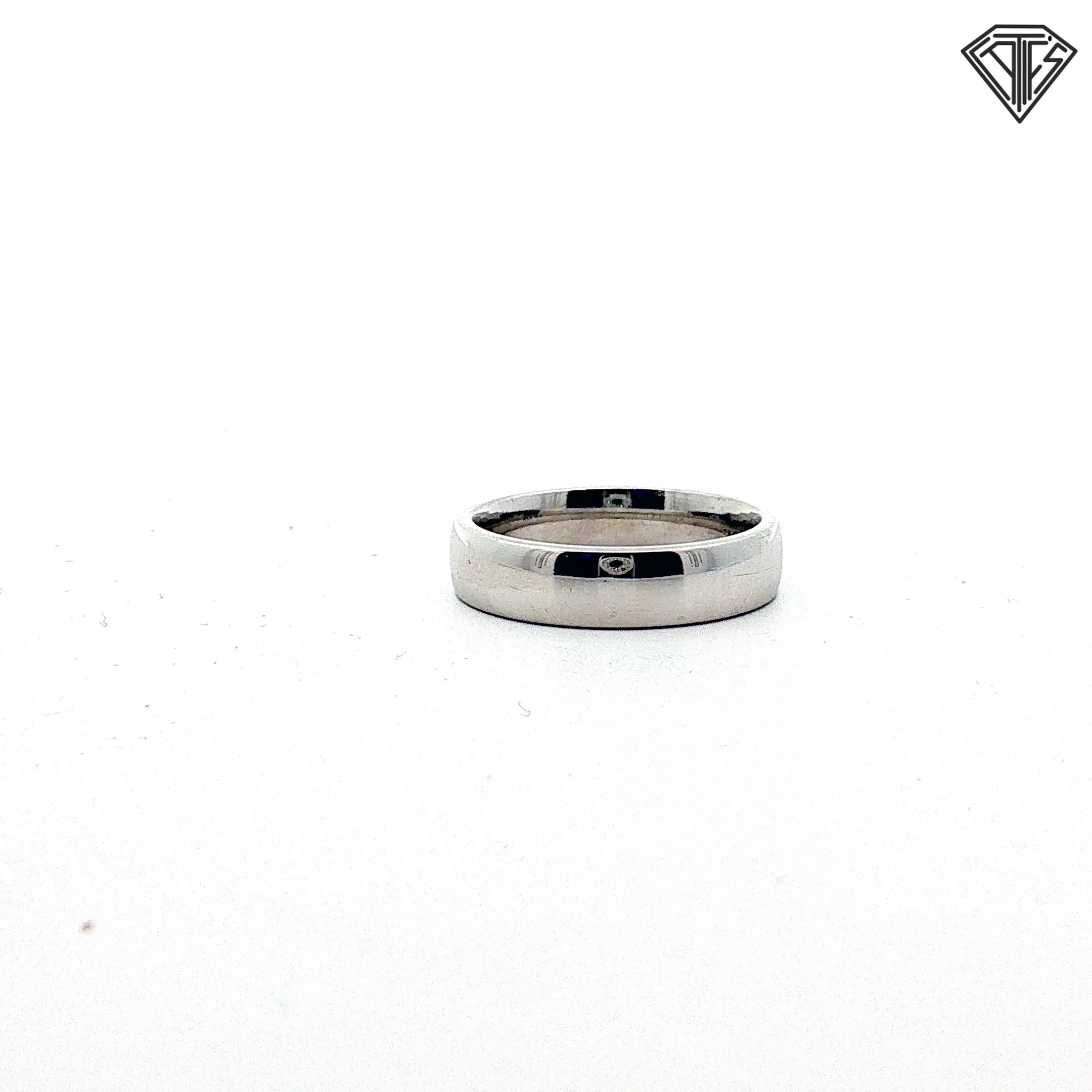 14k White Gold European Comfort-Fit Wedding Band 4.5 gram Size 5.5