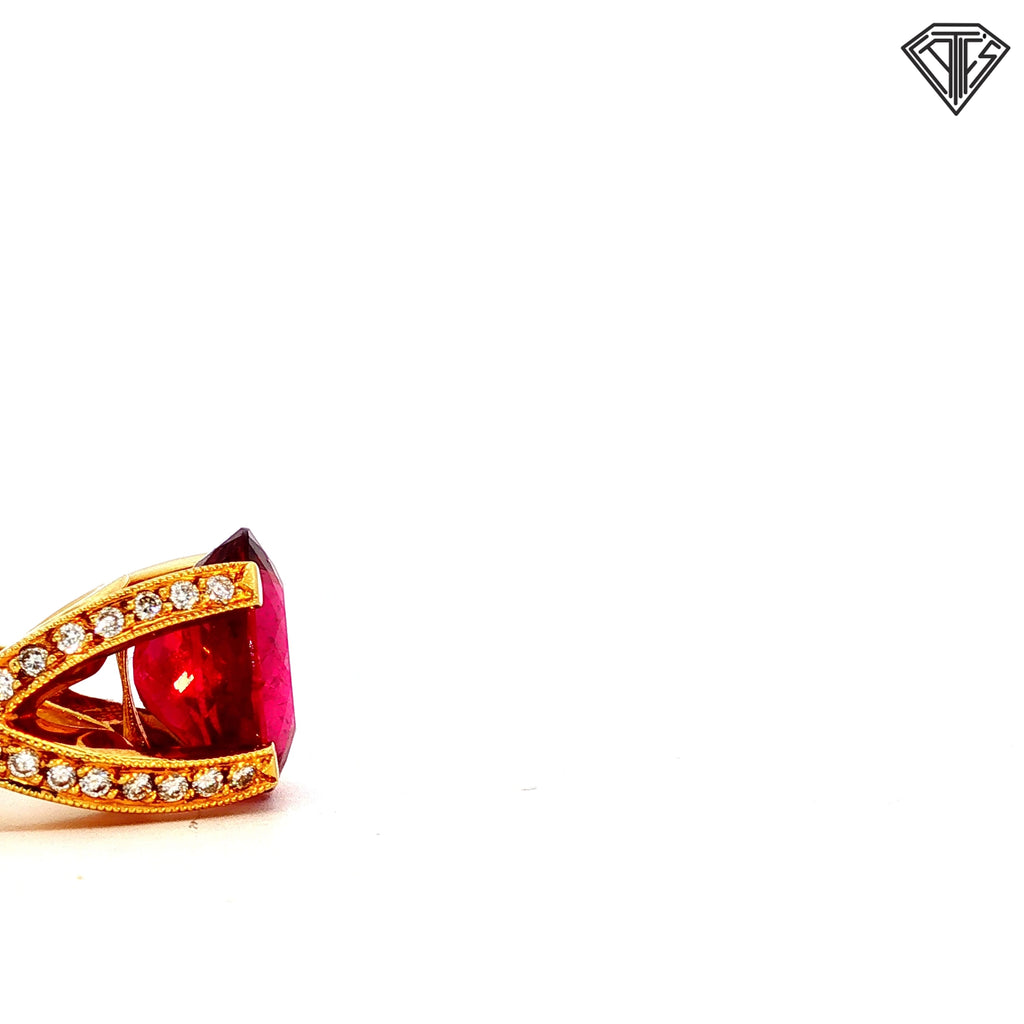 18k Yellow Gold 11.00ct Oval Rubellite Tourmaline / 1.15ct G VS2 Round Diamond Ring Size 5 Signed By Hubert