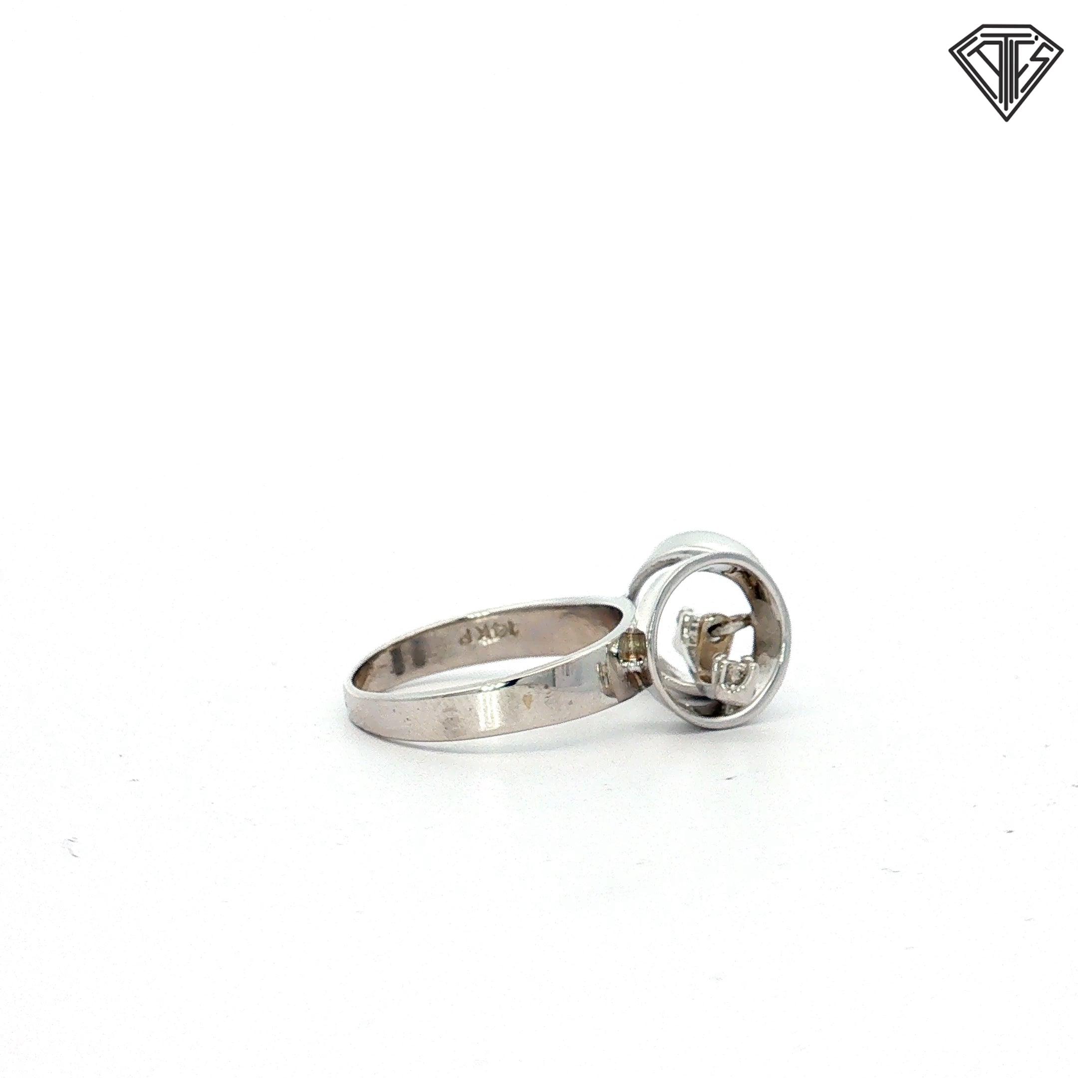 14 White Gold .06ct G VS2 Round Diamond "Keep Yourself Balanced Ring"  Size 6