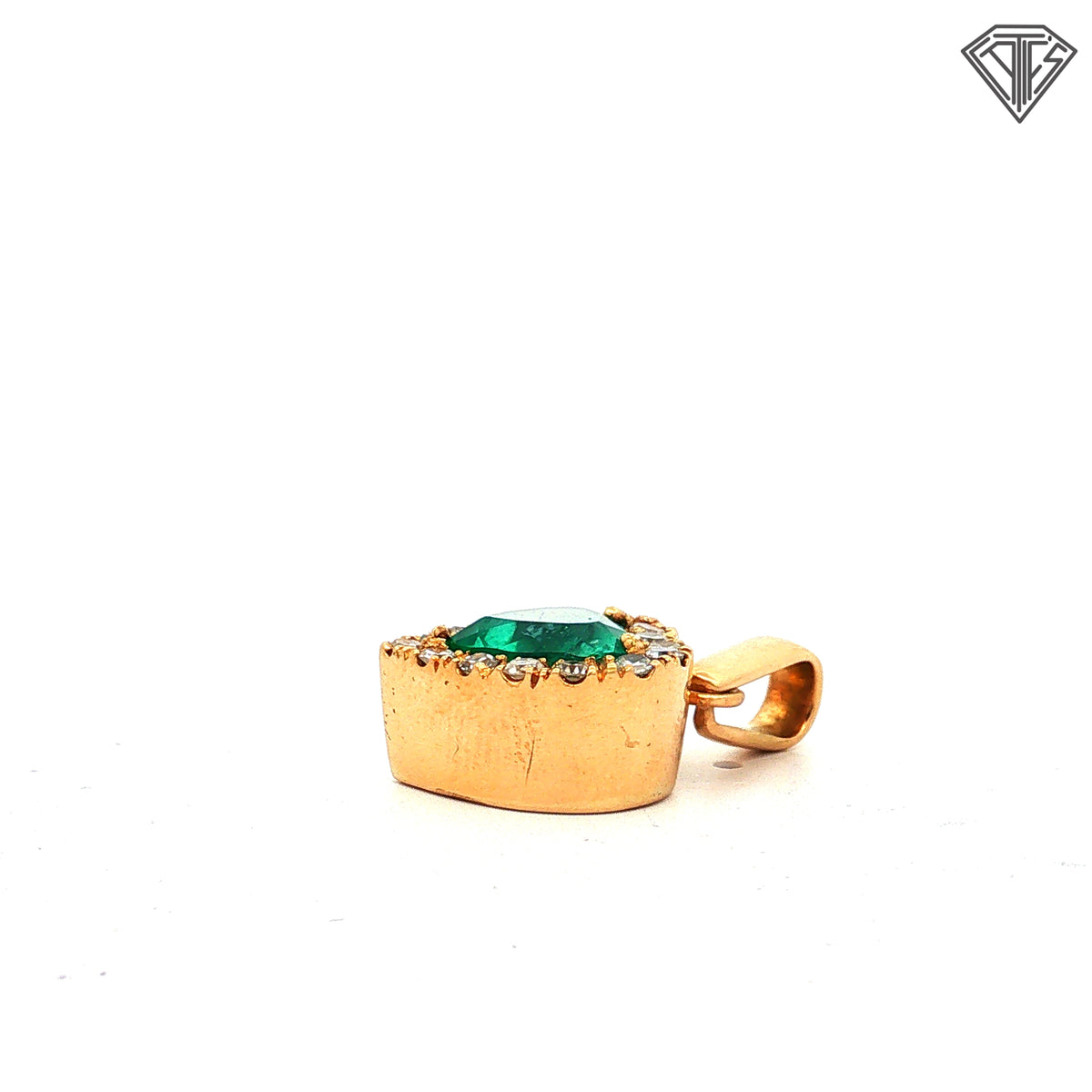 18k Yellow Gold  3.25ct Columbian Emerald Heart Shaped /.40ct Round Single Cut Diamond Heart Pendant