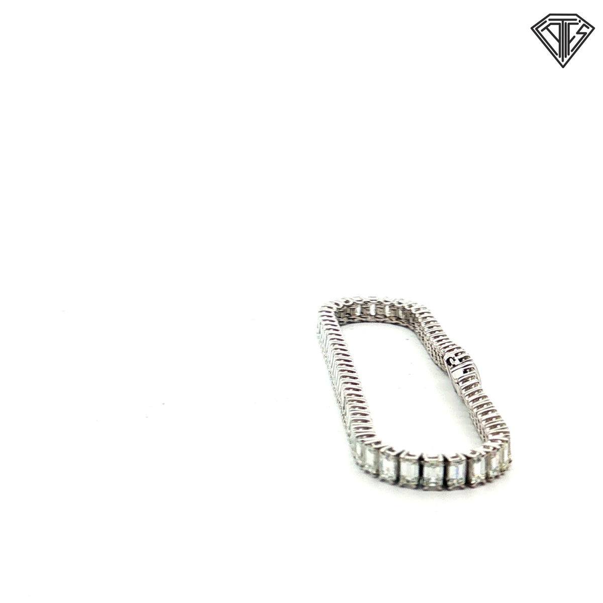 18k White Gold 10.22ct E /F  VS2/ VVS2 Emerald Cut Diamond Tennis Bracelet