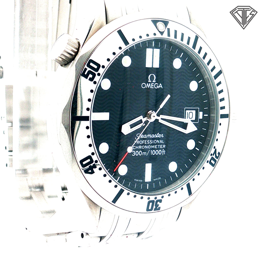 Pre-Owned Omega Seamaster Professional Diver 300mm /Chronometer/ Blue Wave Dial/ Stainless Steel Case and  Bracelet / Luminous Hour Marker / Water Resistant to 300 Meters (1,000 Feet)/  Automatic