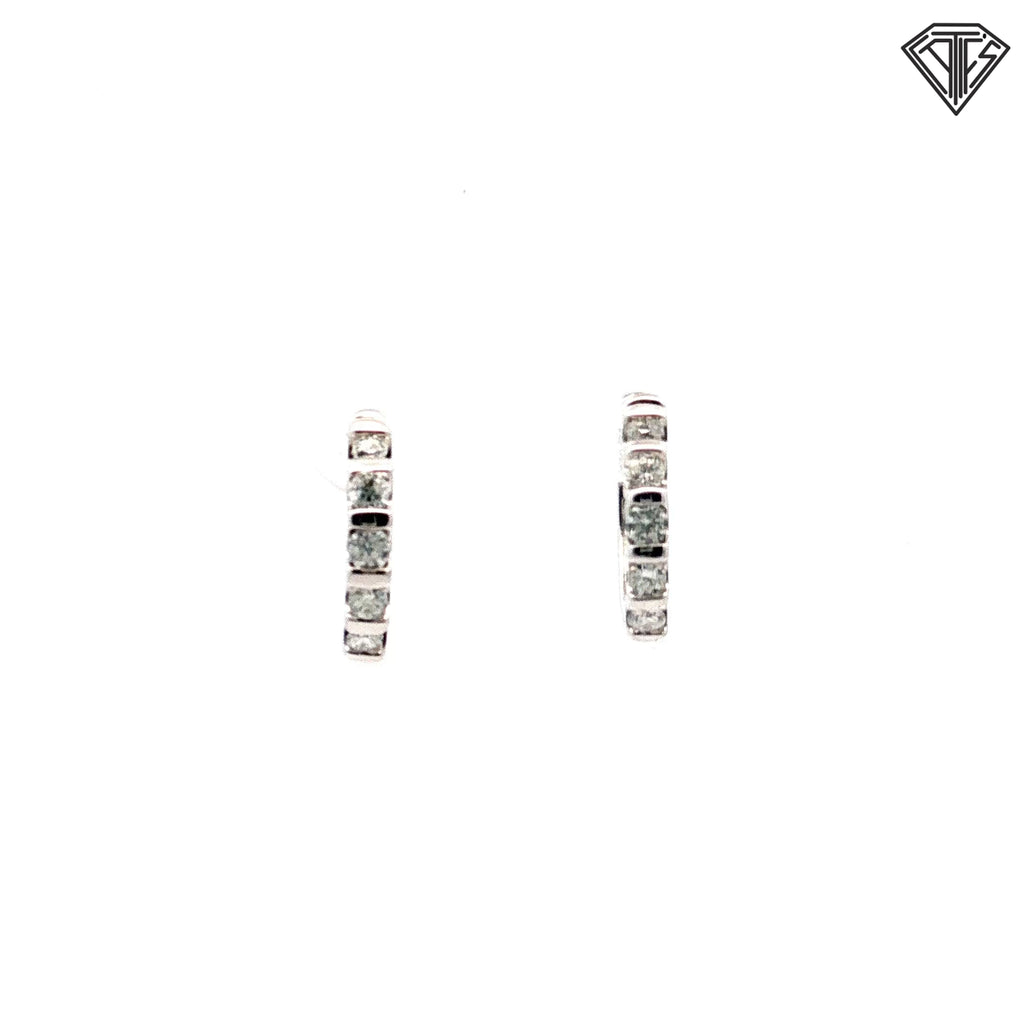 14k White Gold .50ct H SI2 Round Diamond Huggie Earrings